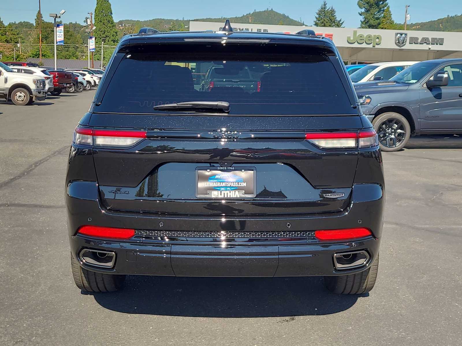 Thumbnail: 2025 Jeep Grand Cherokee - 13