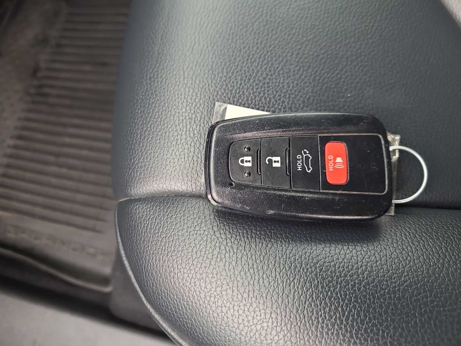 Thumbnail: 2022 Toyota Highlander - 28