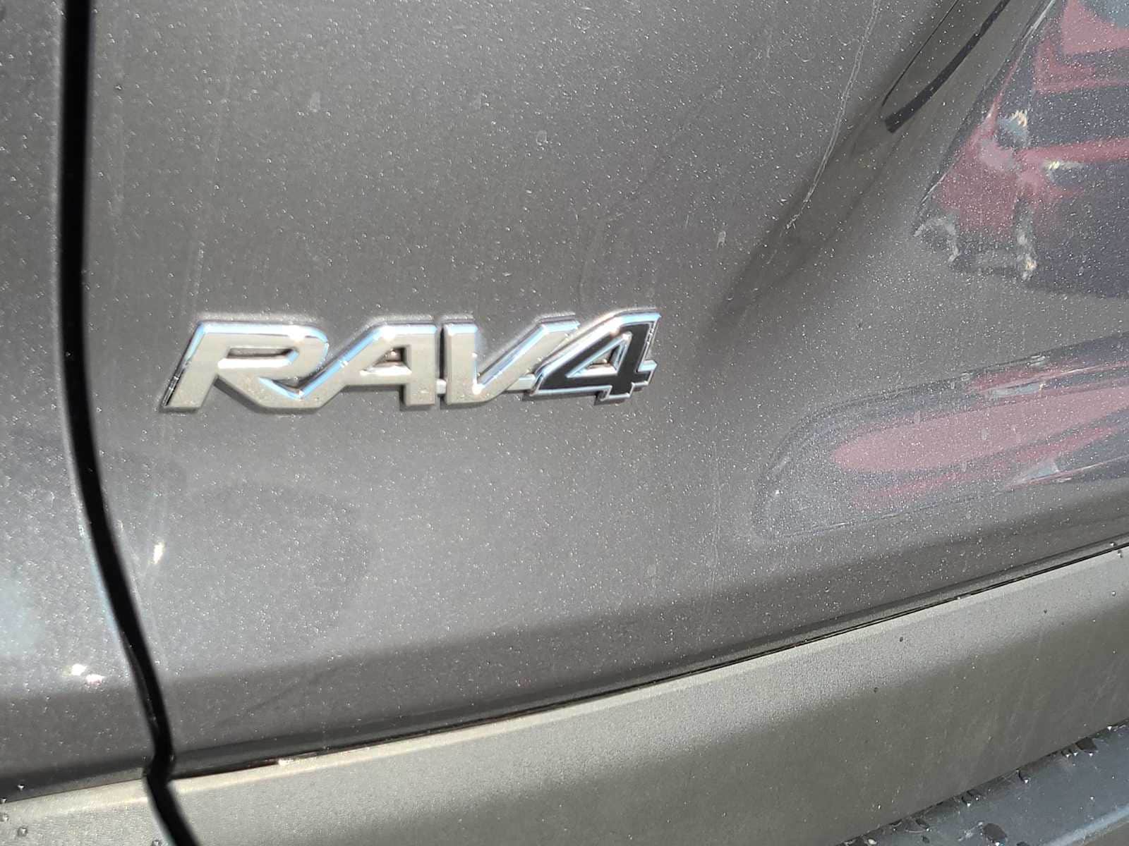 Thumbnail: 2021 Toyota RAV4 - 15