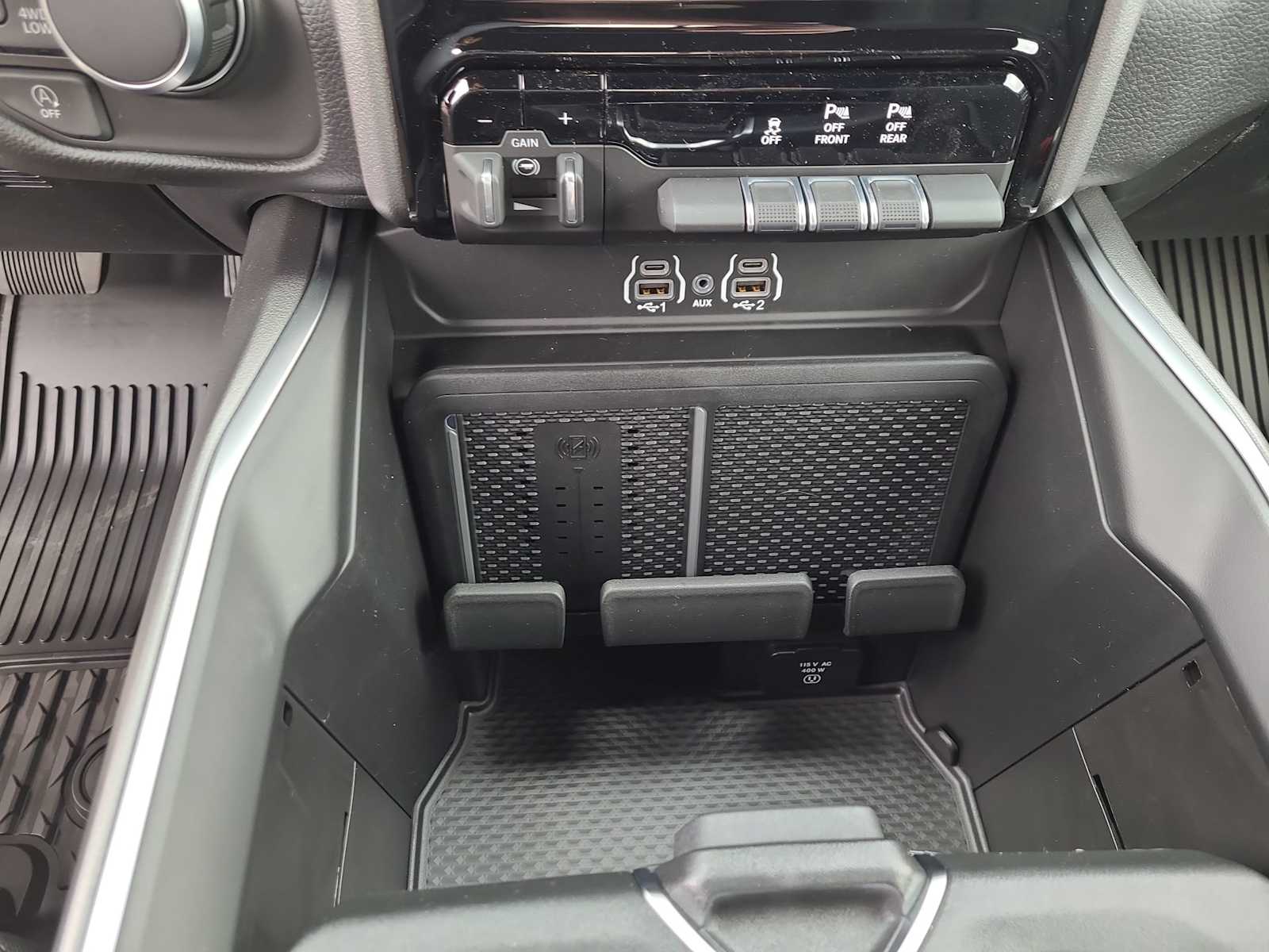 Thumbnail: 2026 RAM 1500 - 25