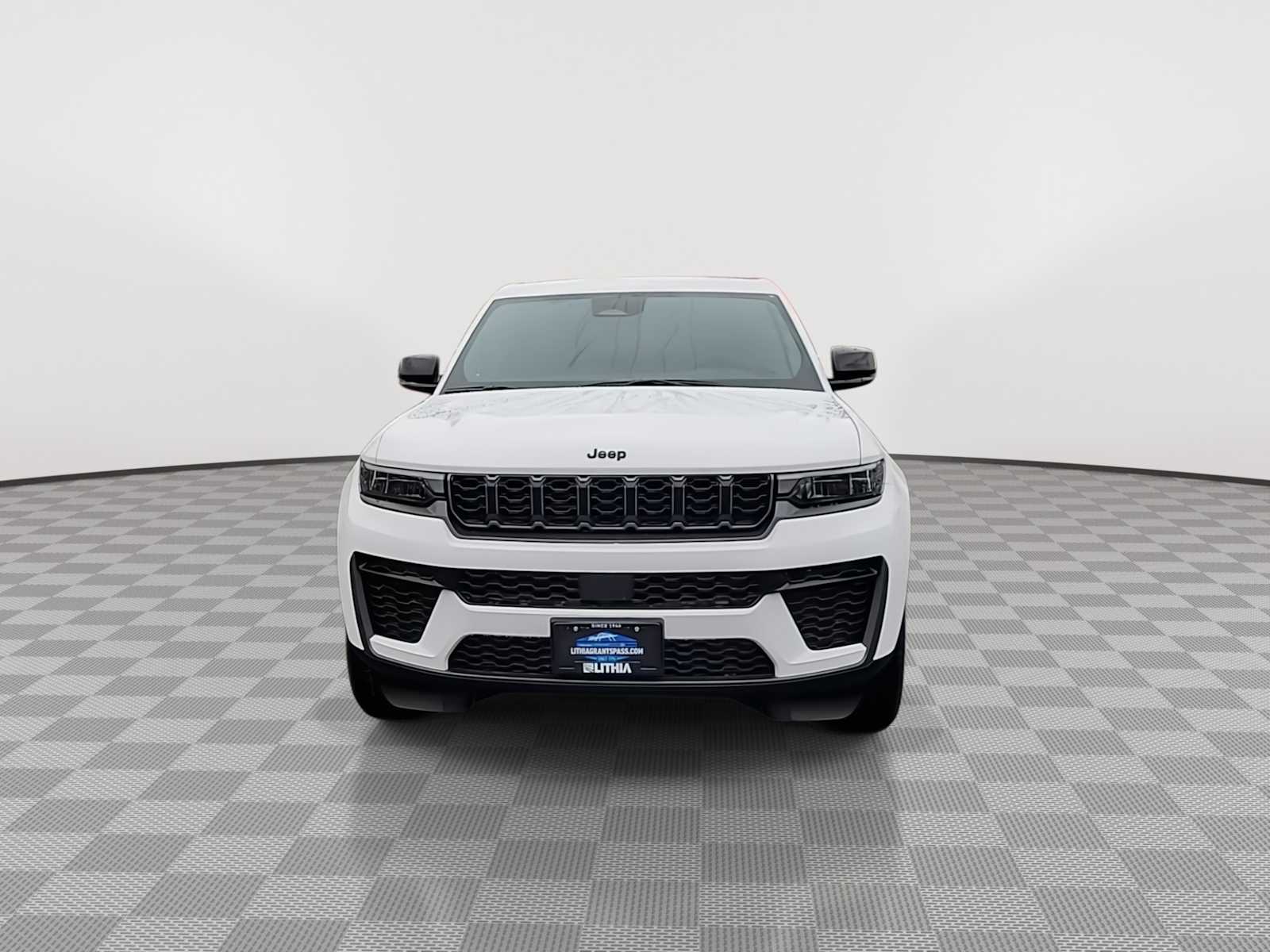 Thumbnail: 2026 Jeep Grand Cherokee - 3