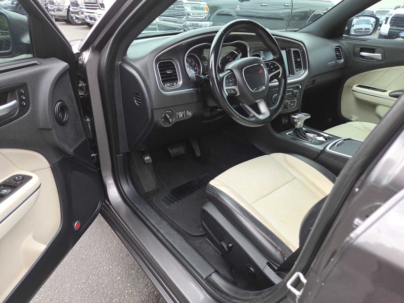Thumbnail: 2015 Dodge Charger - 10