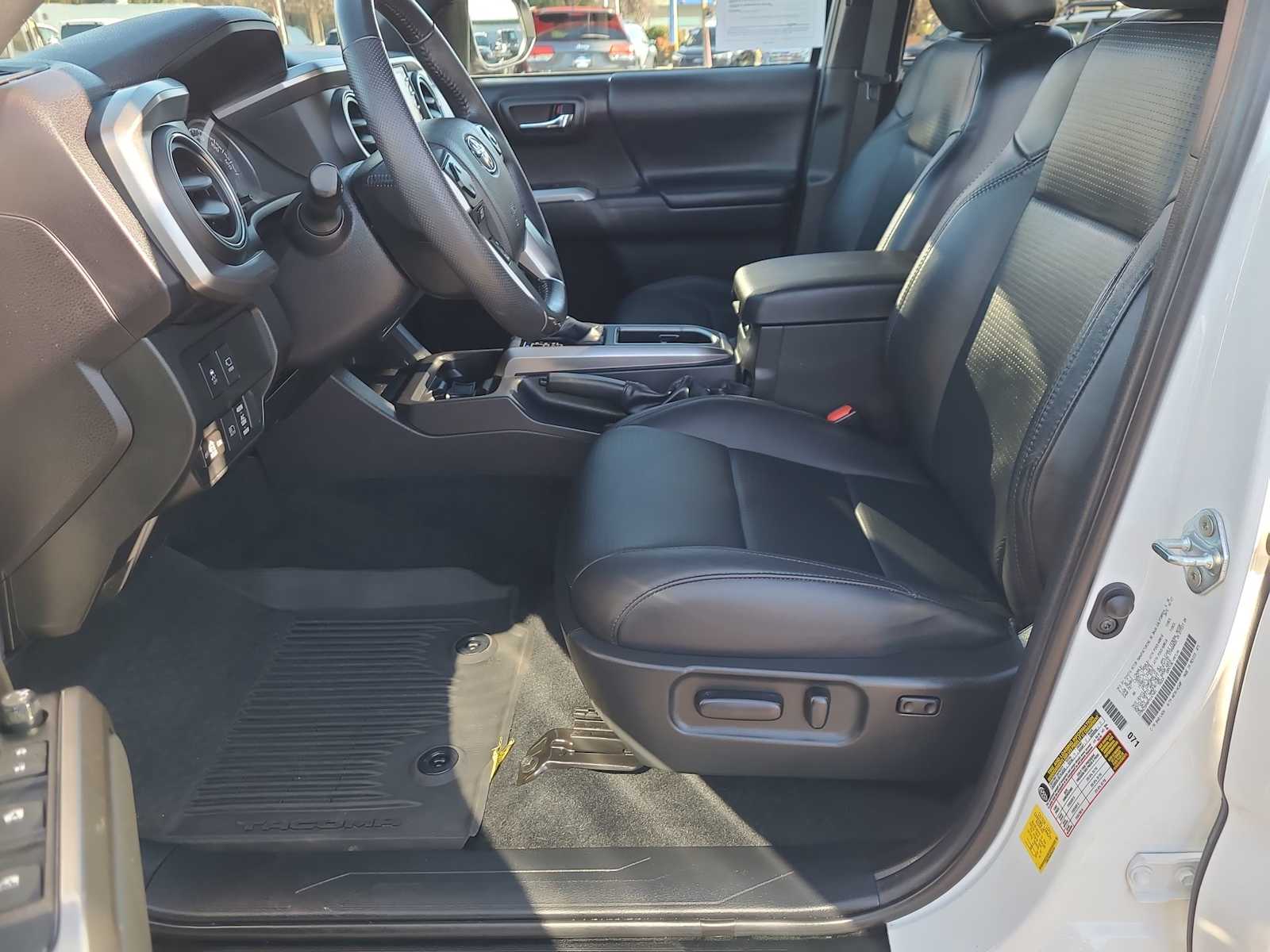 Thumbnail: 2023 Toyota Tacoma - 19