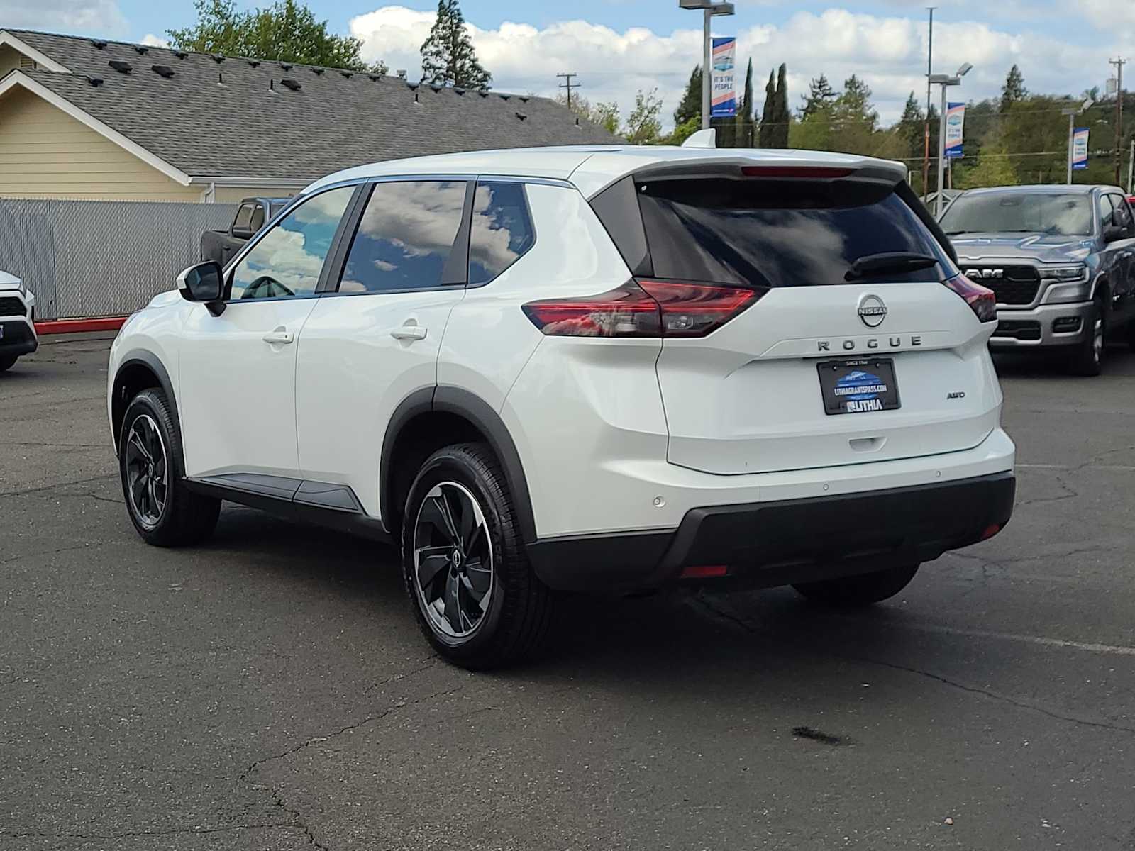 Thumbnail: 2025 Nissan Rogue - 11