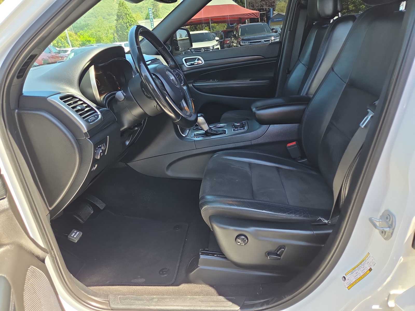 Thumbnail: 2020 Jeep Grand Cherokee - 19