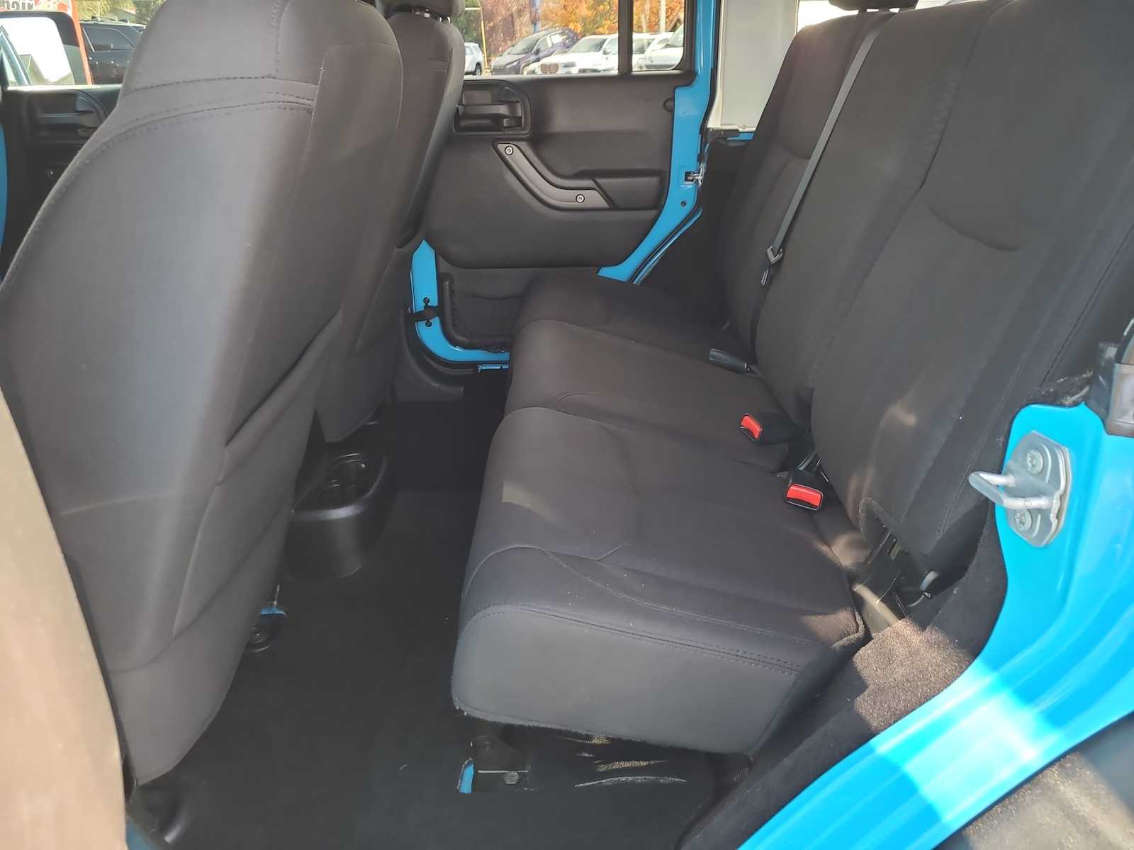 Thumbnail: 2017 Jeep Wrangler - 21