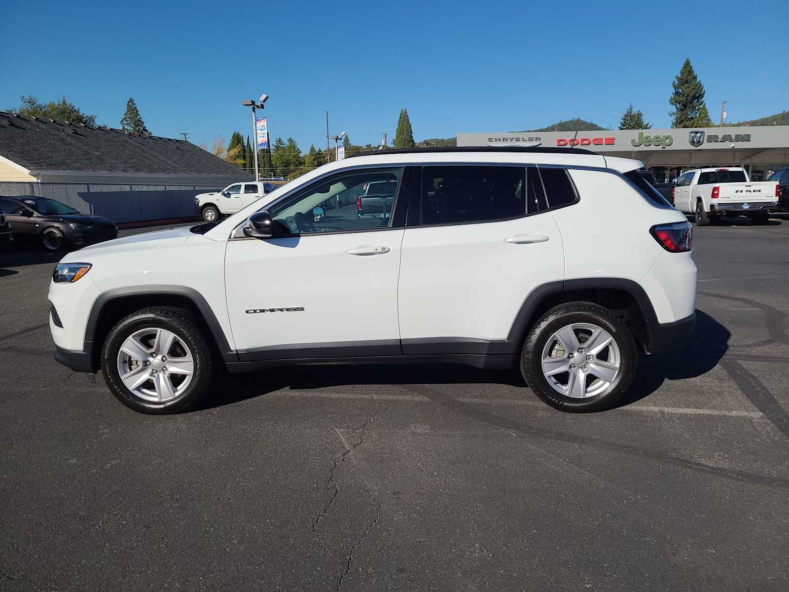 Thumbnail: 2022 Jeep Compass - 11