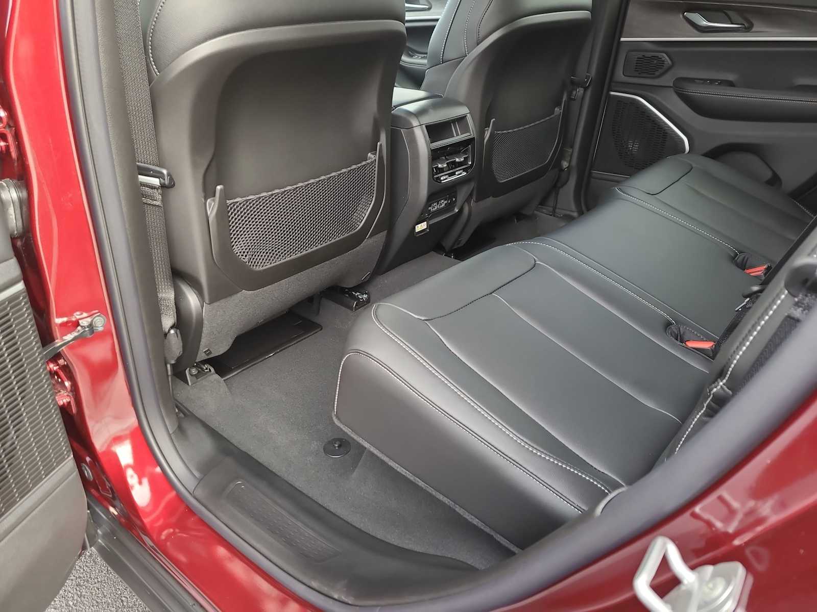 Thumbnail: 2025 Jeep Grand Cherokee - 20