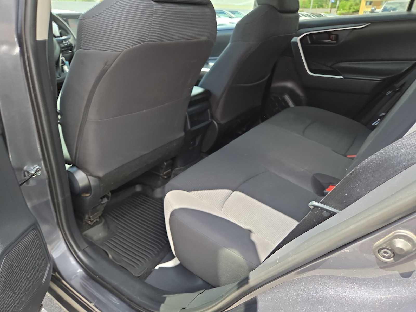 Thumbnail: 2019 Toyota RAV4 - 20