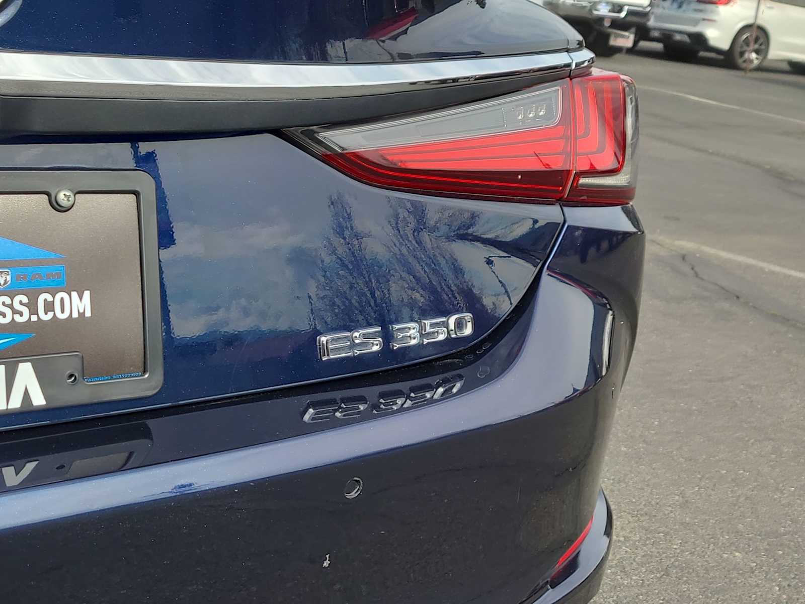 Thumbnail: 2019 Lexus ES - 15