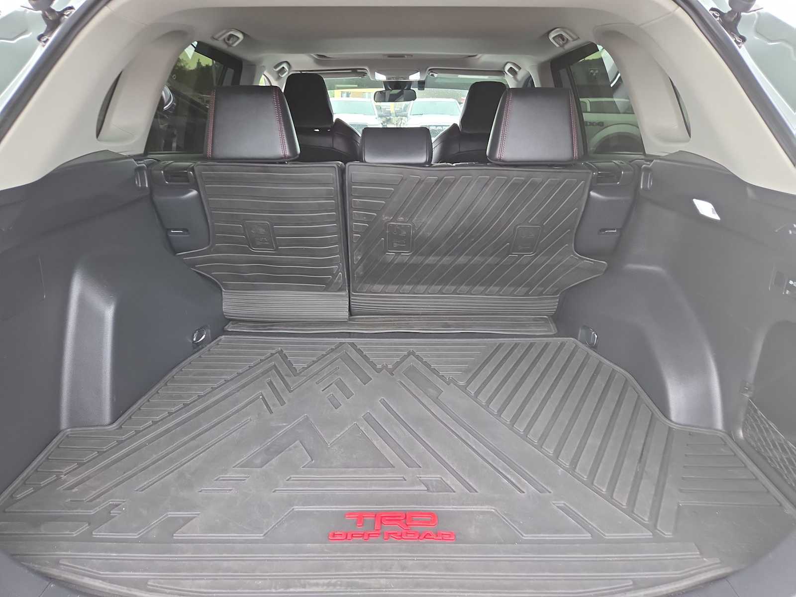 Thumbnail: 2021 Toyota RAV4 - 26