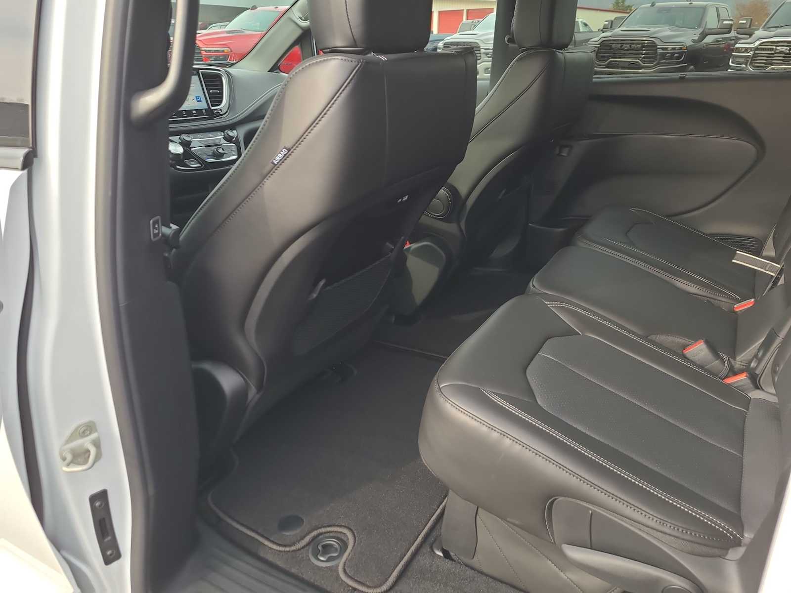 Thumbnail: 2026 Chrysler Pacifica - 20