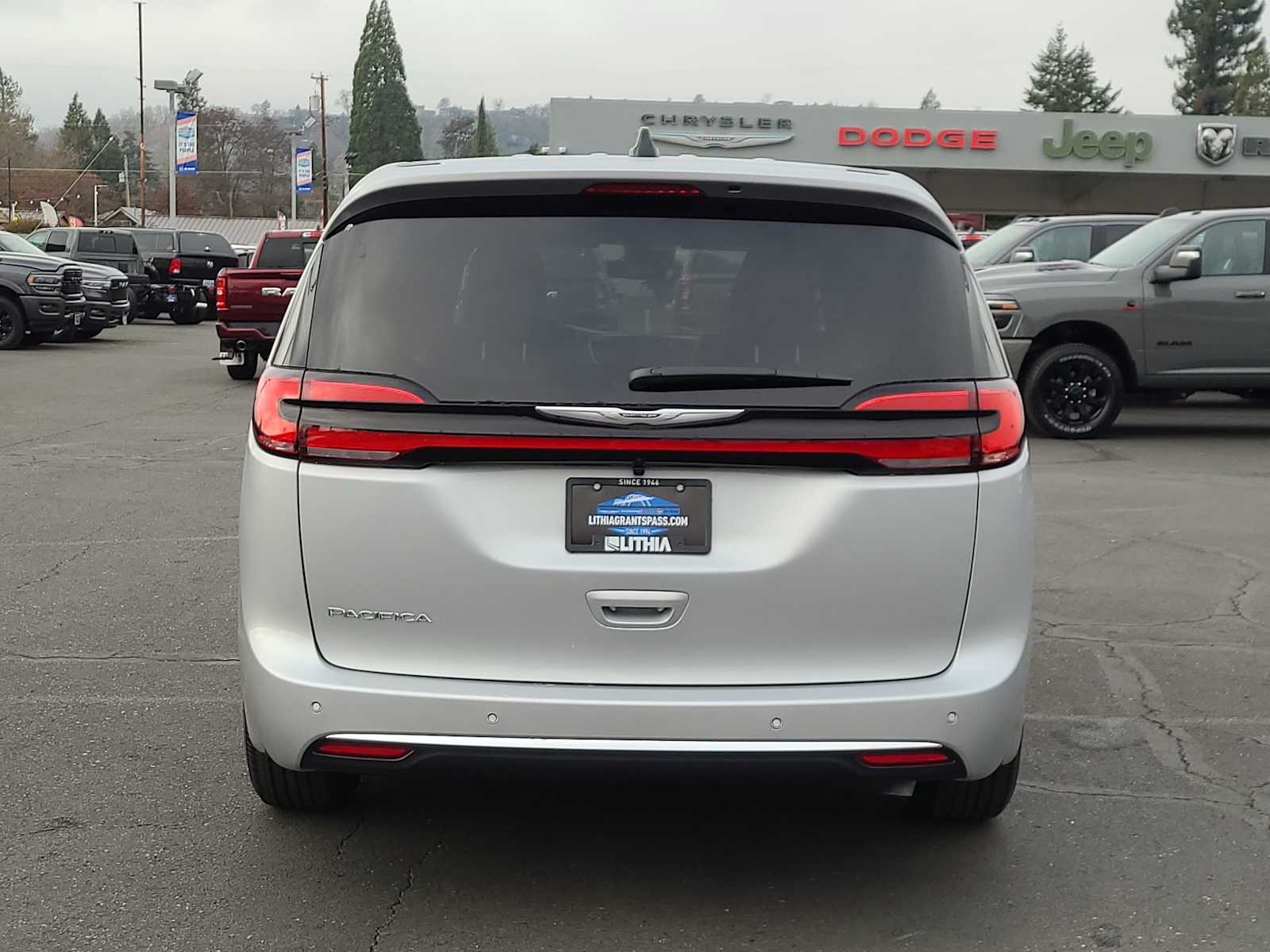 Thumbnail: 2026 Chrysler Pacifica - 13