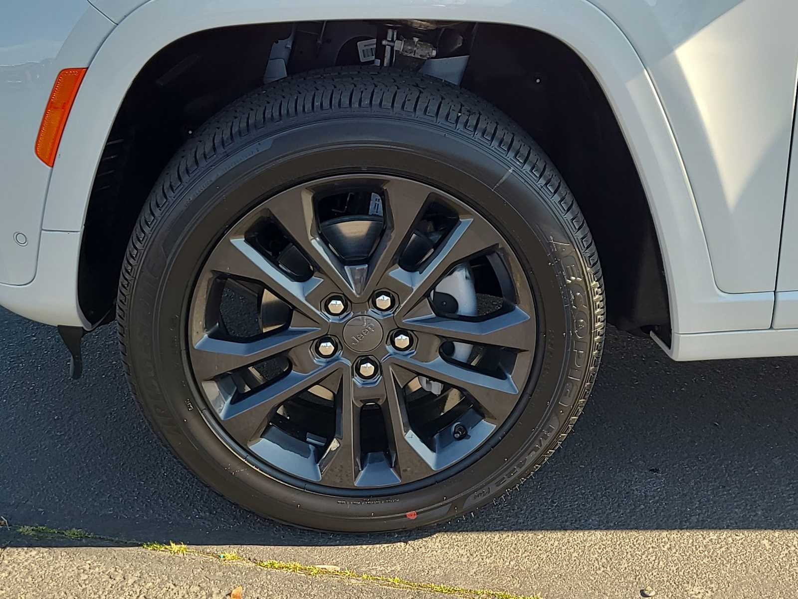 Thumbnail: 2026 Jeep Grand Cherokee - 16
