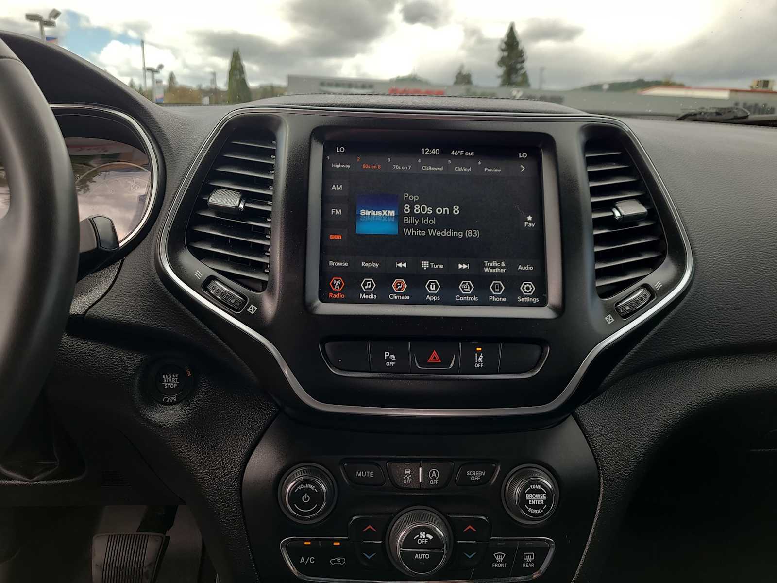 Thumbnail: 2022 Jeep Cherokee - 24