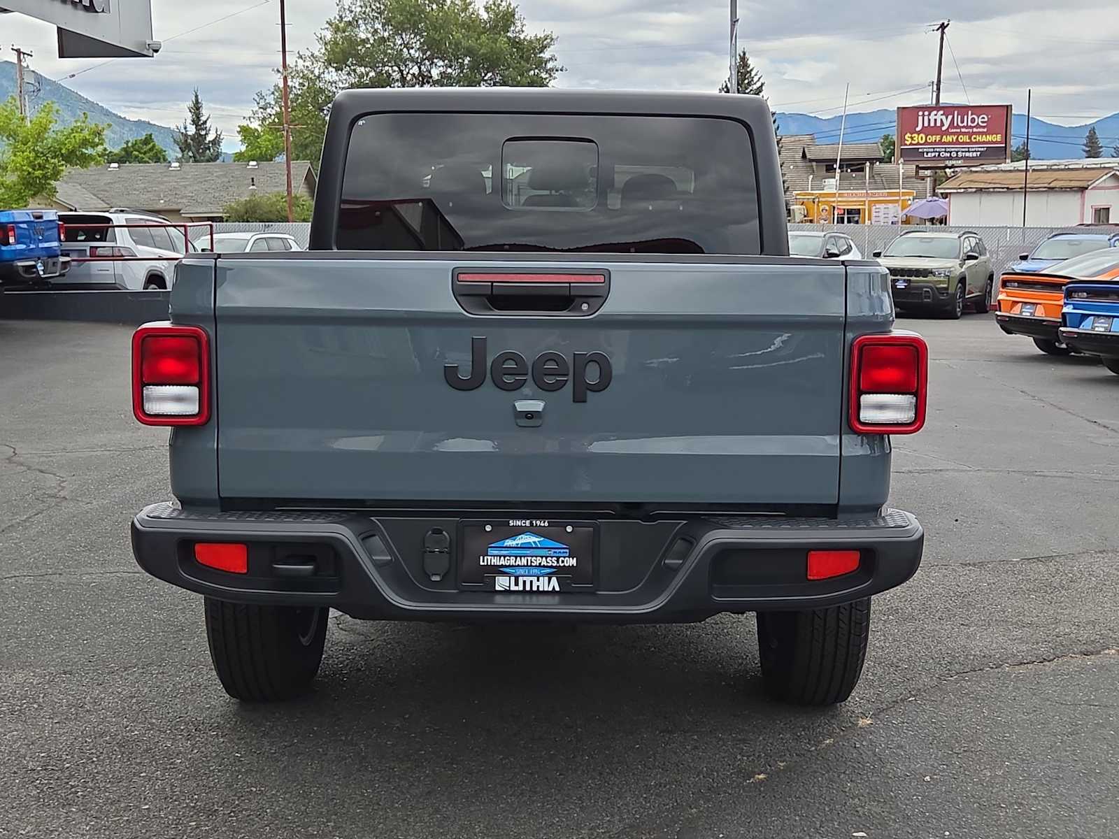 Thumbnail: 2026 Jeep Gladiator - 13