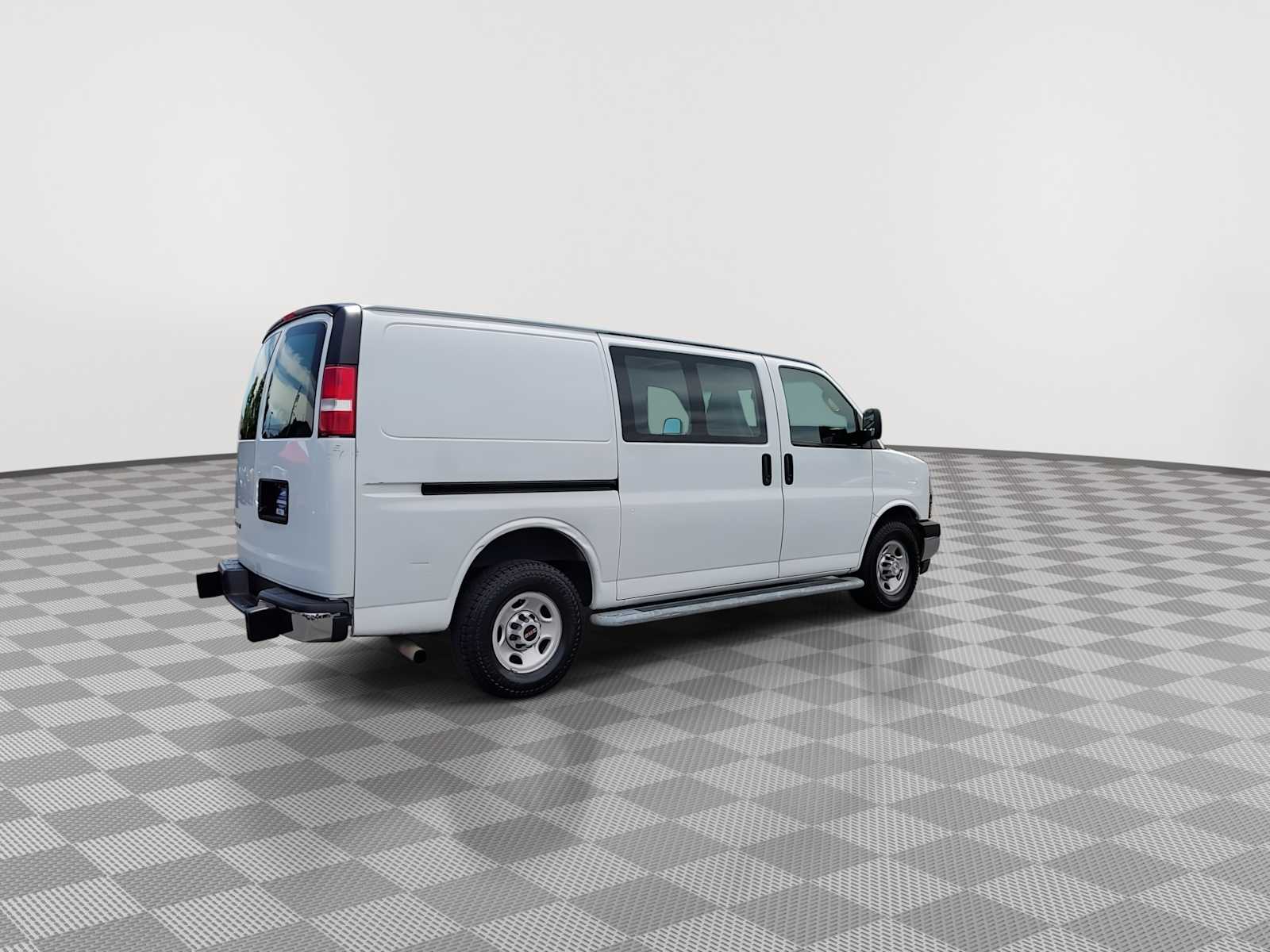 Thumbnail: 2018 Chevrolet Express - 8