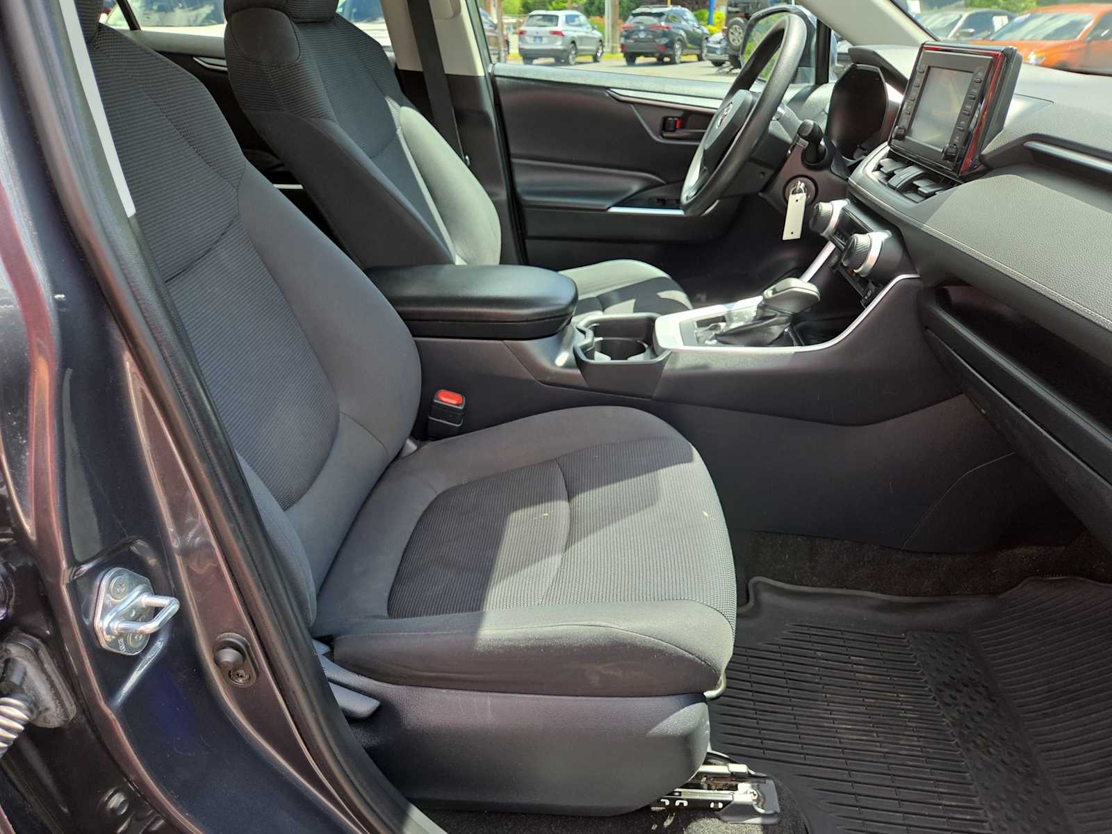 Thumbnail: 2019 Toyota RAV4 - 22