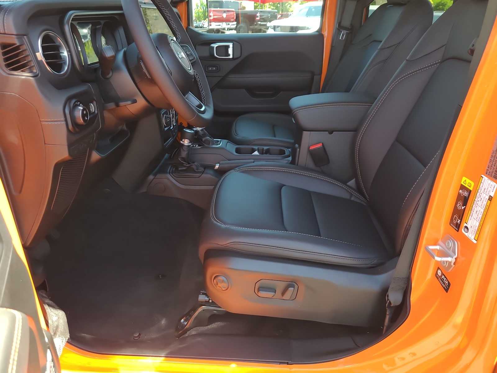 Thumbnail: 2025 Jeep Gladiator - 19