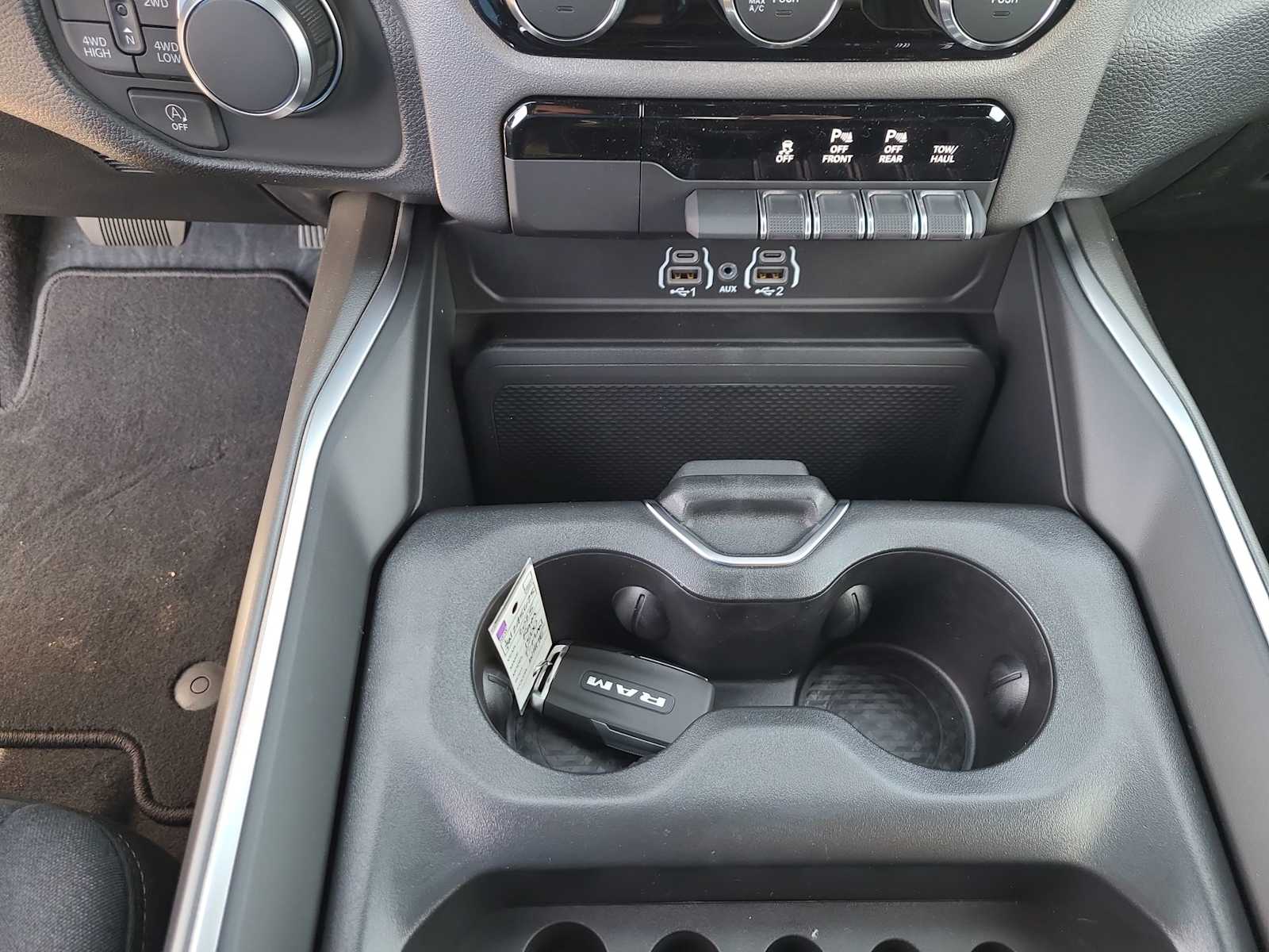 Thumbnail: 2025 RAM 1500 - 25