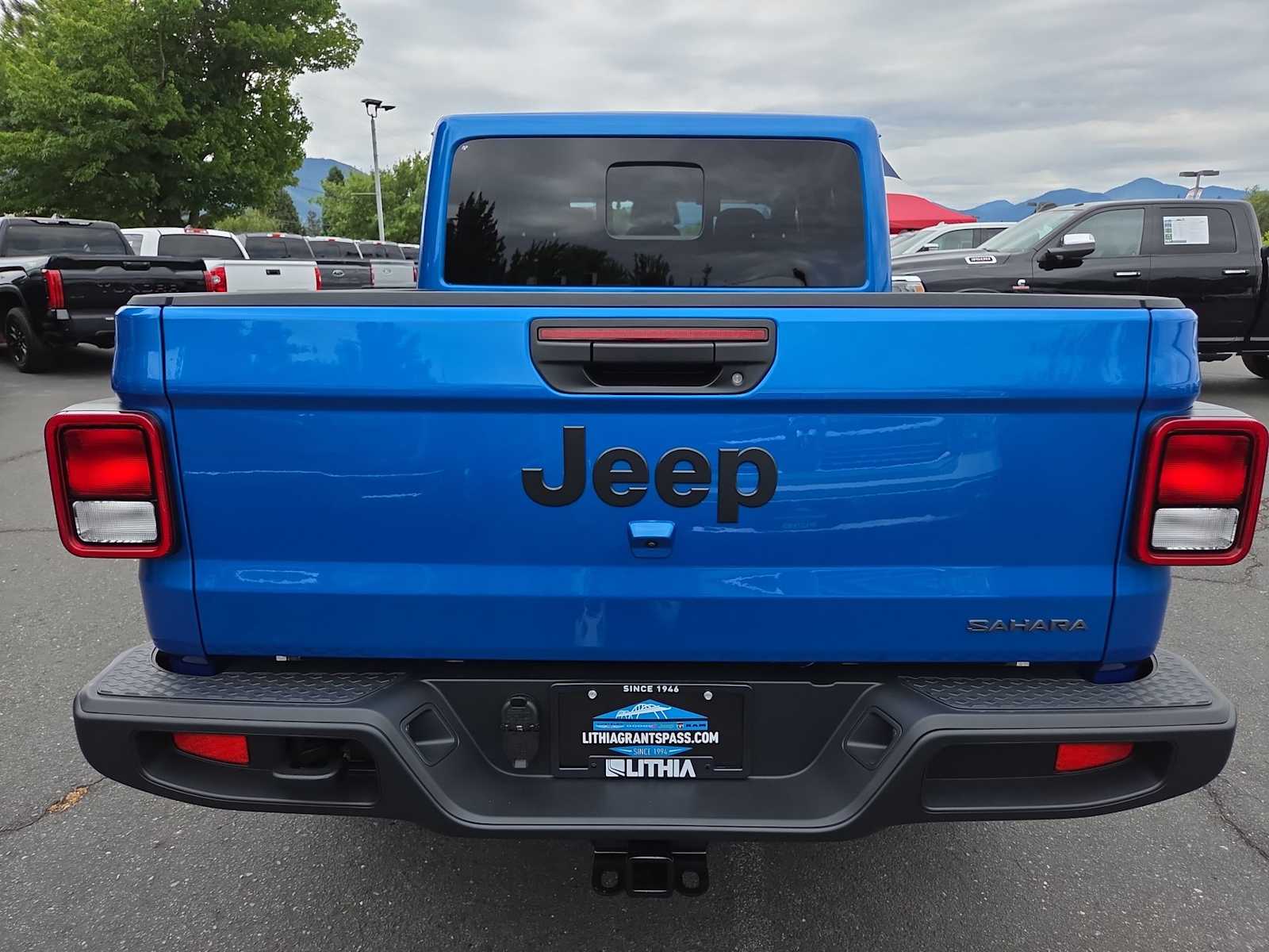 Thumbnail: 2026 Jeep Gladiator - 13