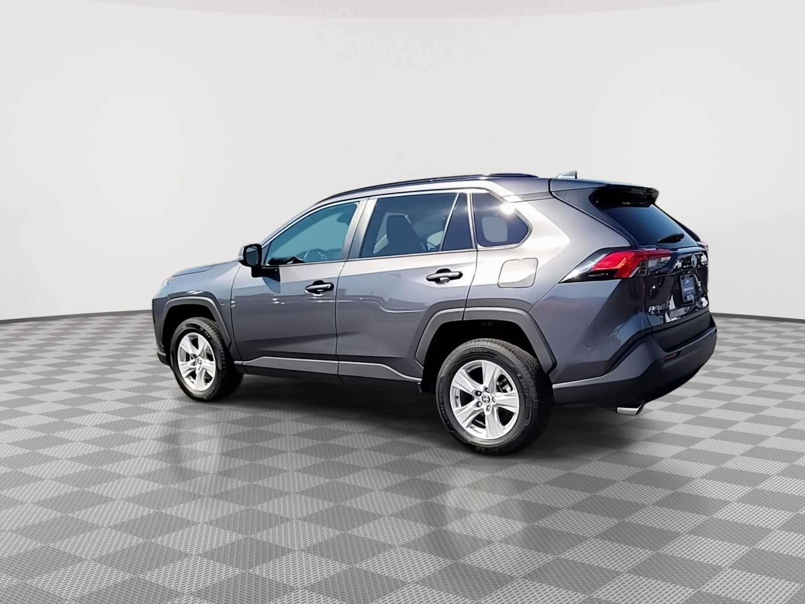 Thumbnail: 2021 Toyota RAV4 - 6