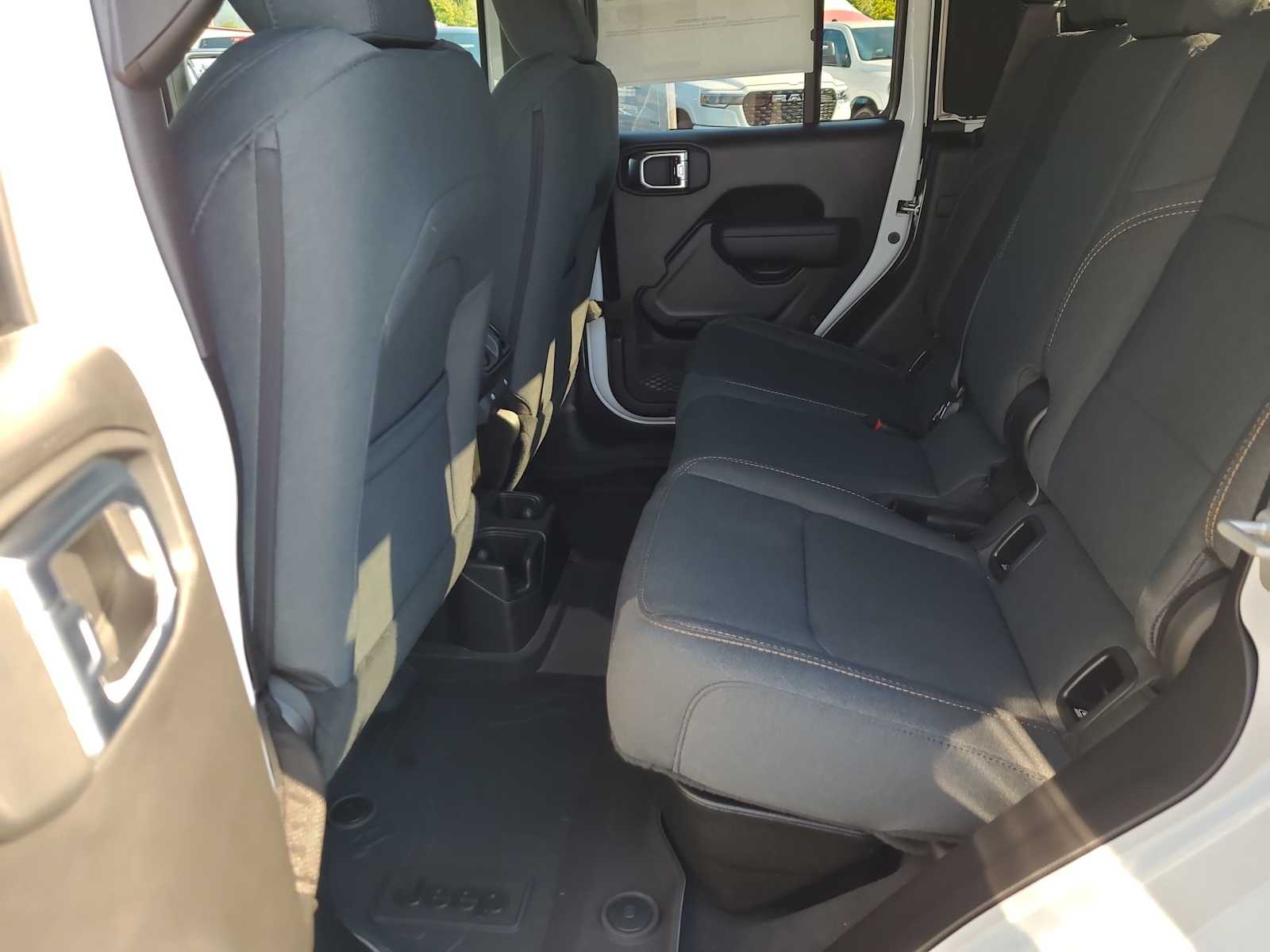 Thumbnail: 2025 Jeep Gladiator - 21