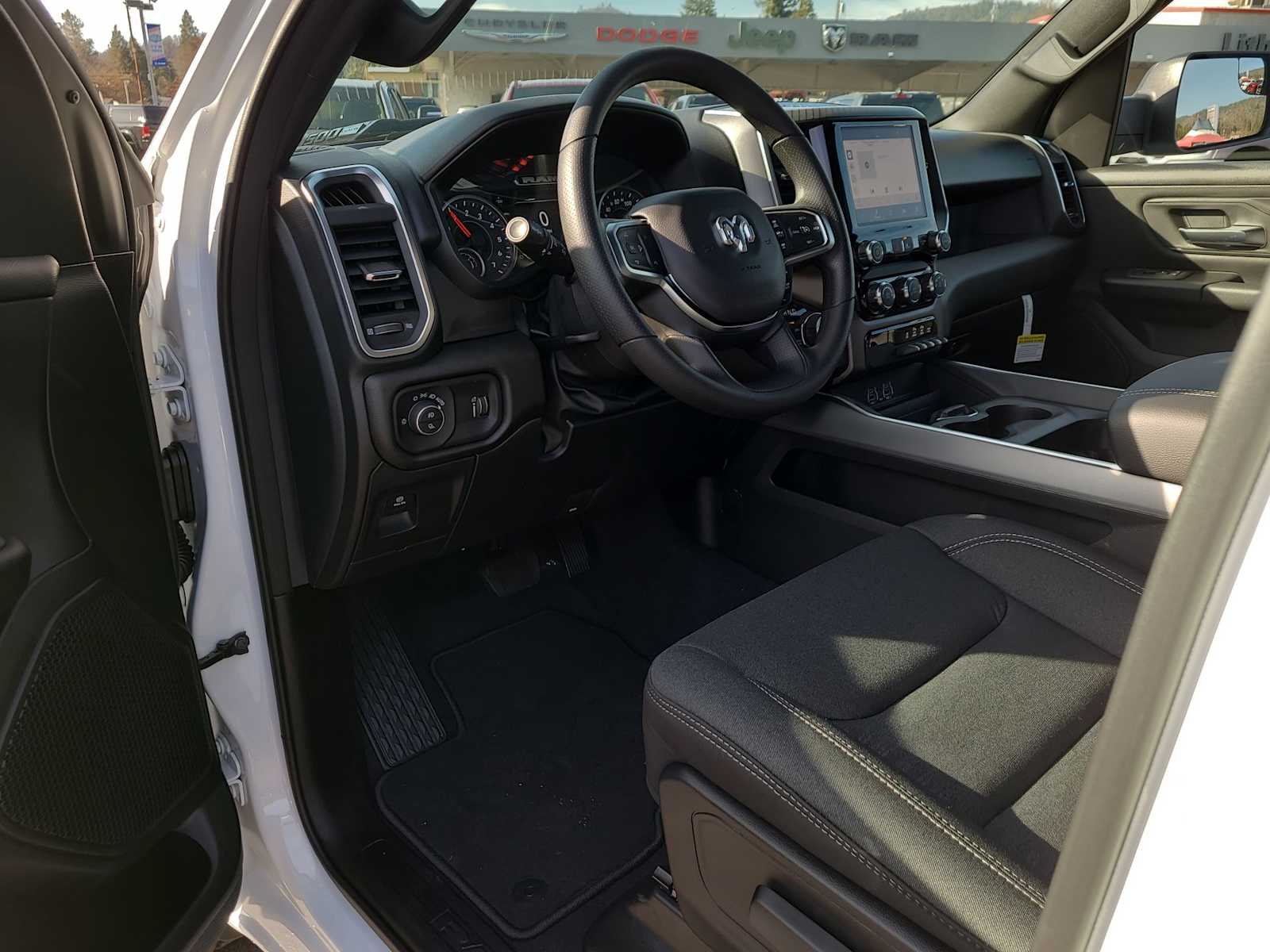 Thumbnail: 2025 RAM 1500 - 10