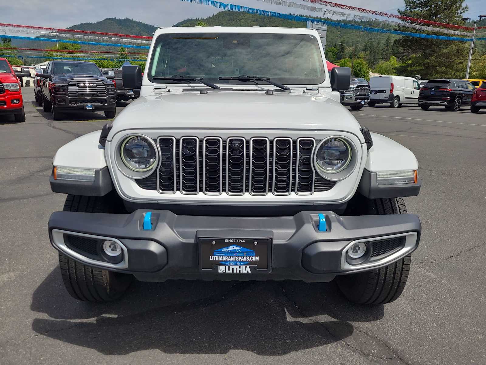 2024 Jeep Wrangler Sahara 14