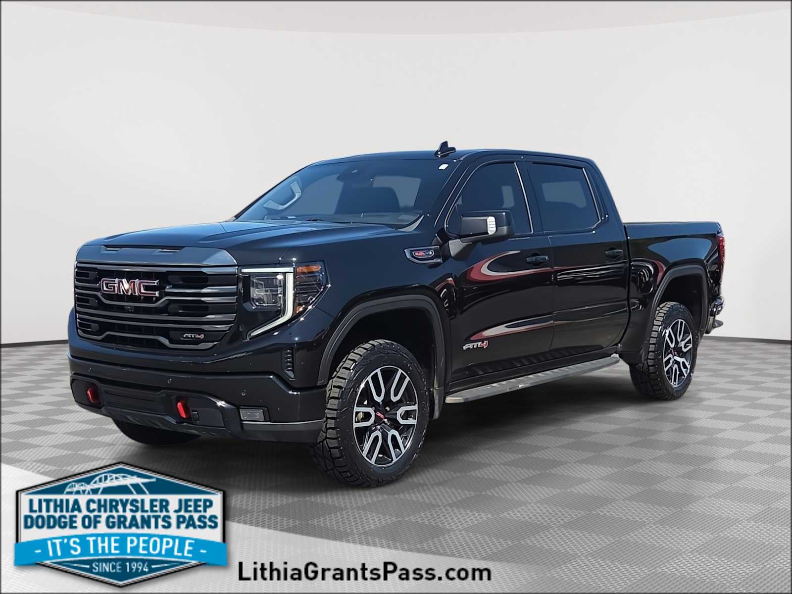 2022 GMC Sierra AT4 4WD Crew Cab Short Box's photo