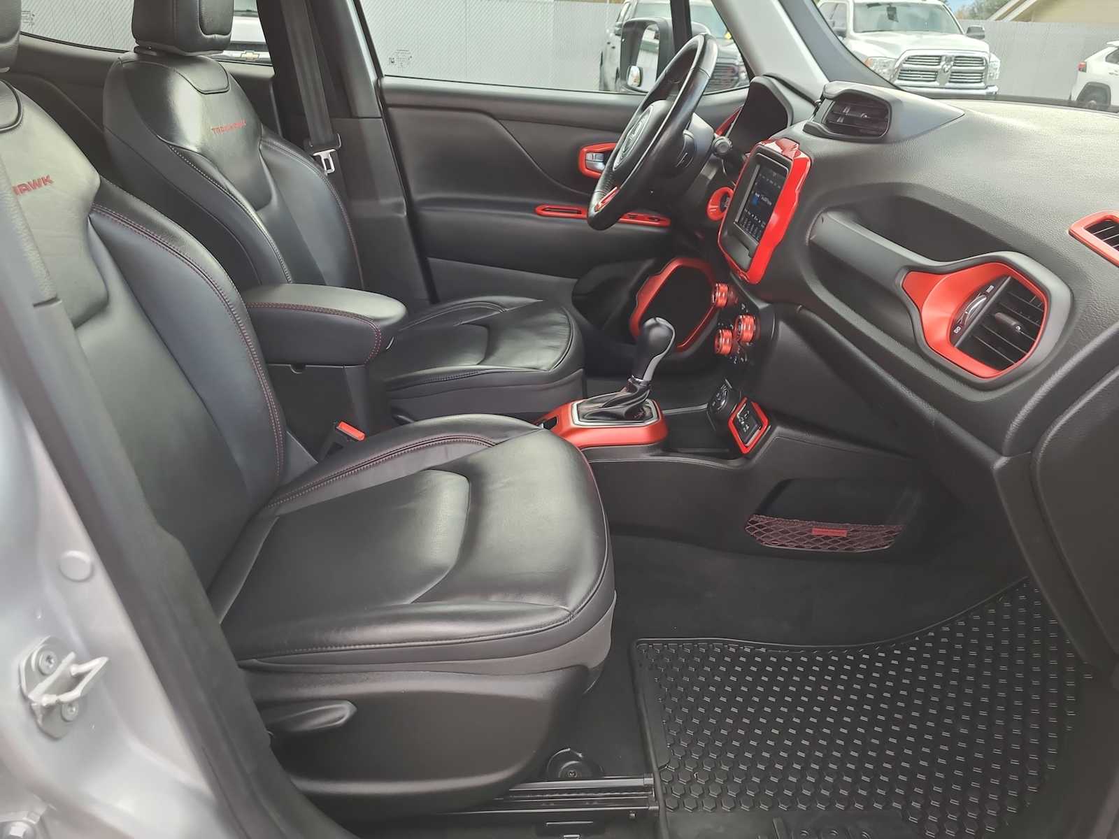 Thumbnail: 2020 Jeep Renegade - 22