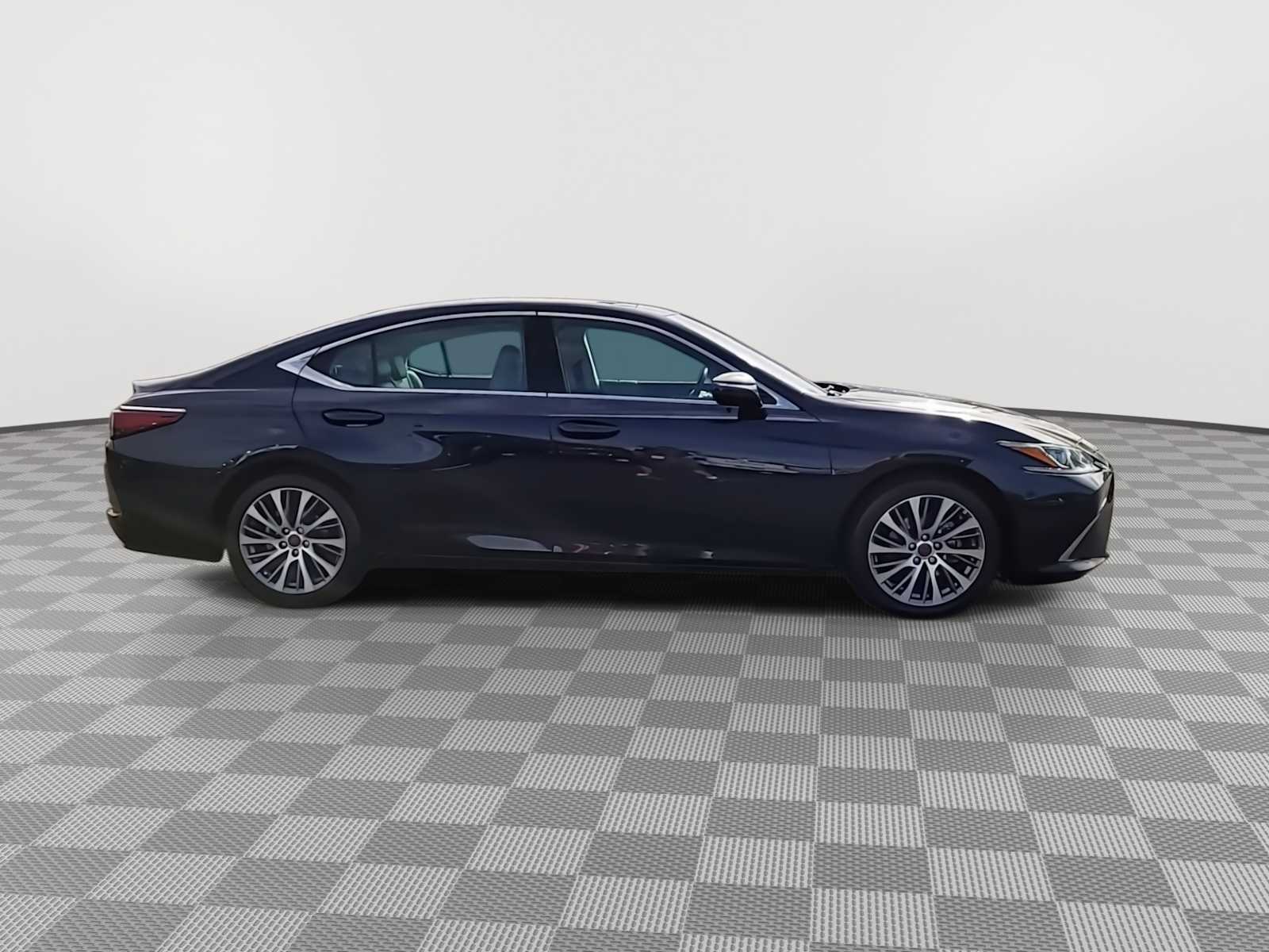 Thumbnail: 2019 Lexus ES - 9