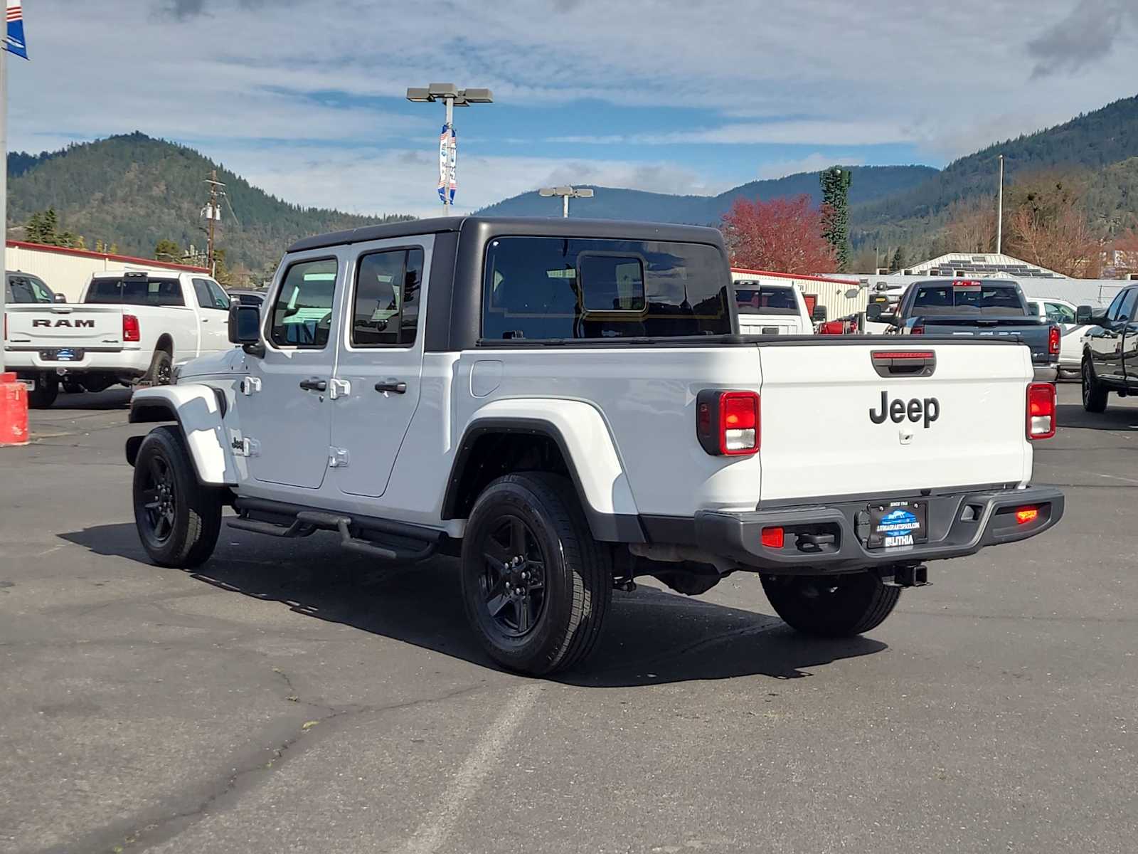 Thumbnail: 2021 Jeep Gladiator - 12
