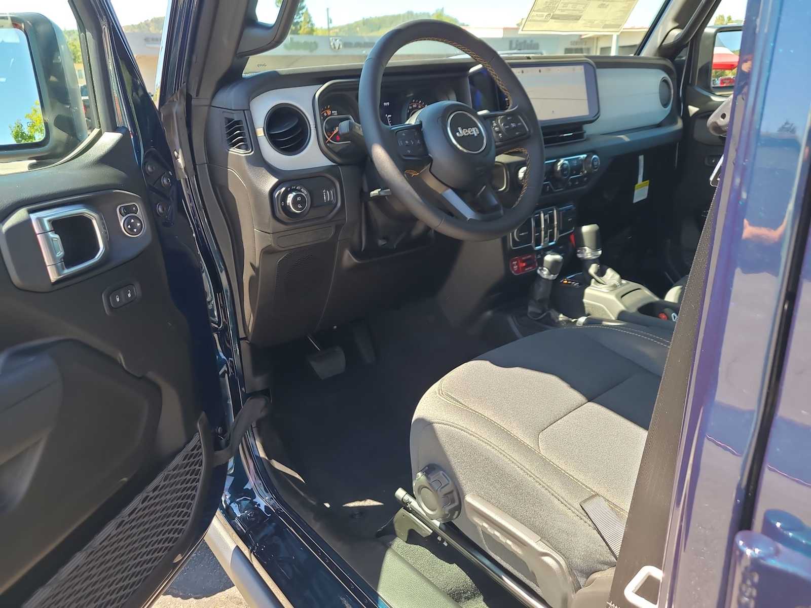 Thumbnail: 2025 Jeep Gladiator - 10