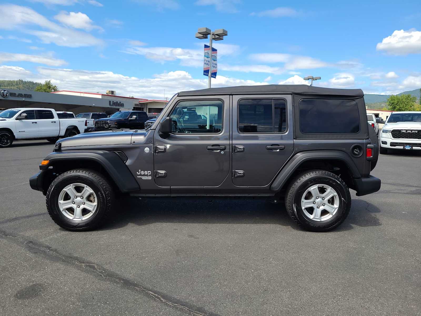 Thumbnail: 2021 Jeep Wrangler - 10