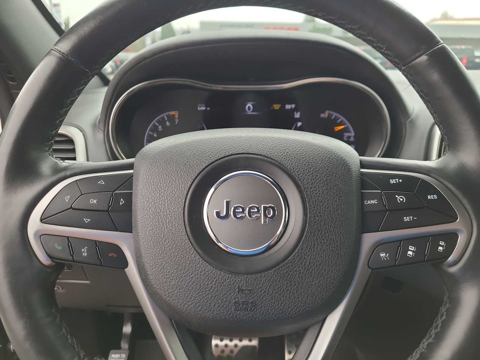 Thumbnail: 2018 Jeep Grand Cherokee - 23