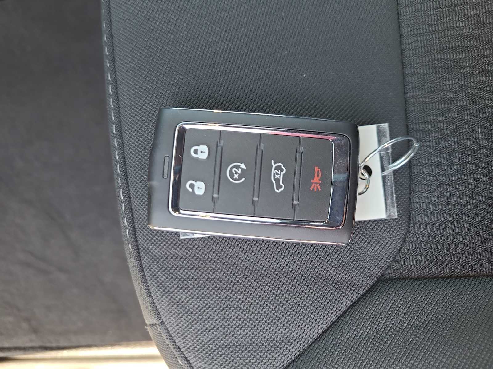 Thumbnail: 2025 Jeep Grand Cherokee - 28