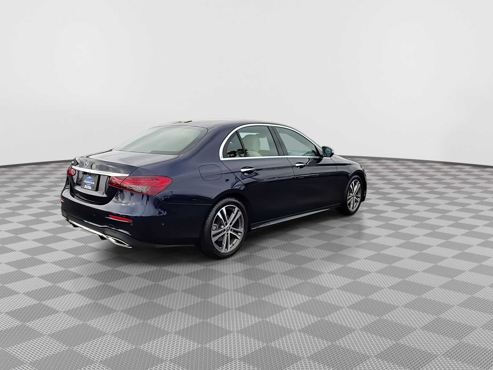 Thumbnail: 2021 Mercedes-Benz E-Class - 8