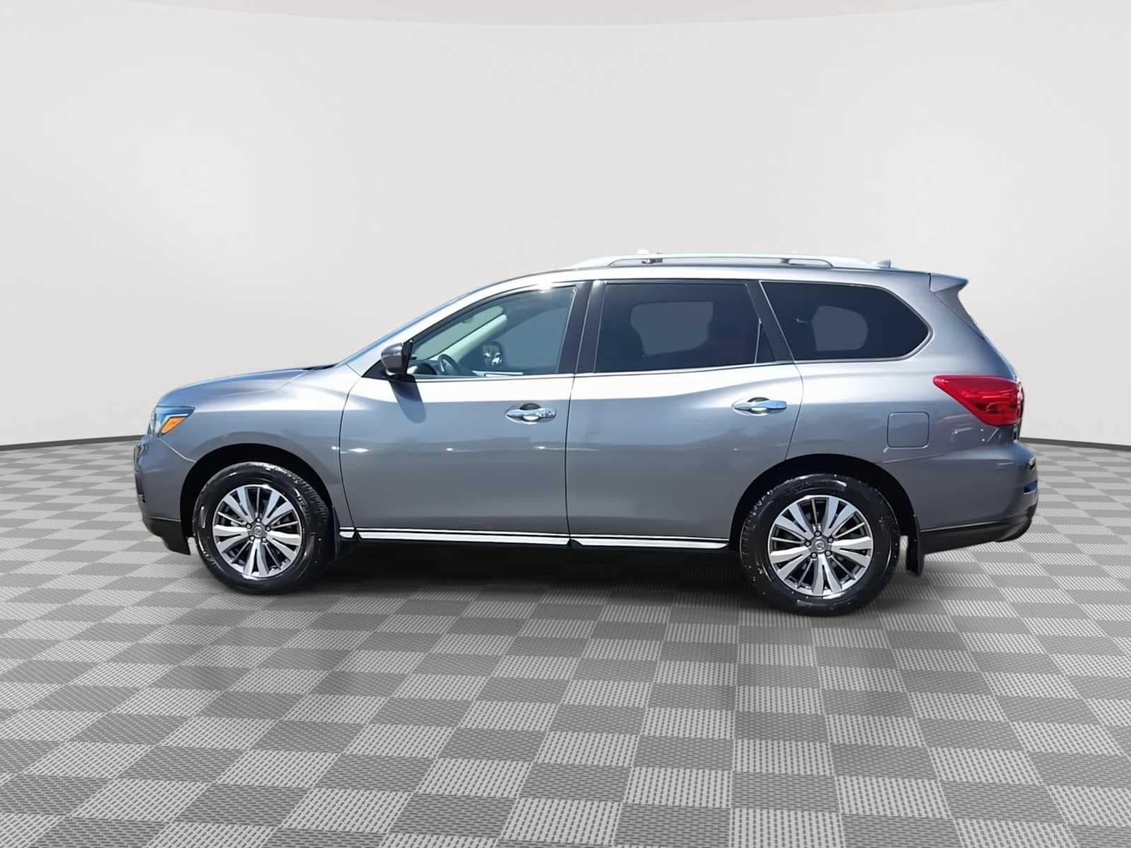 Thumbnail: 2020 Nissan Pathfinder - 5