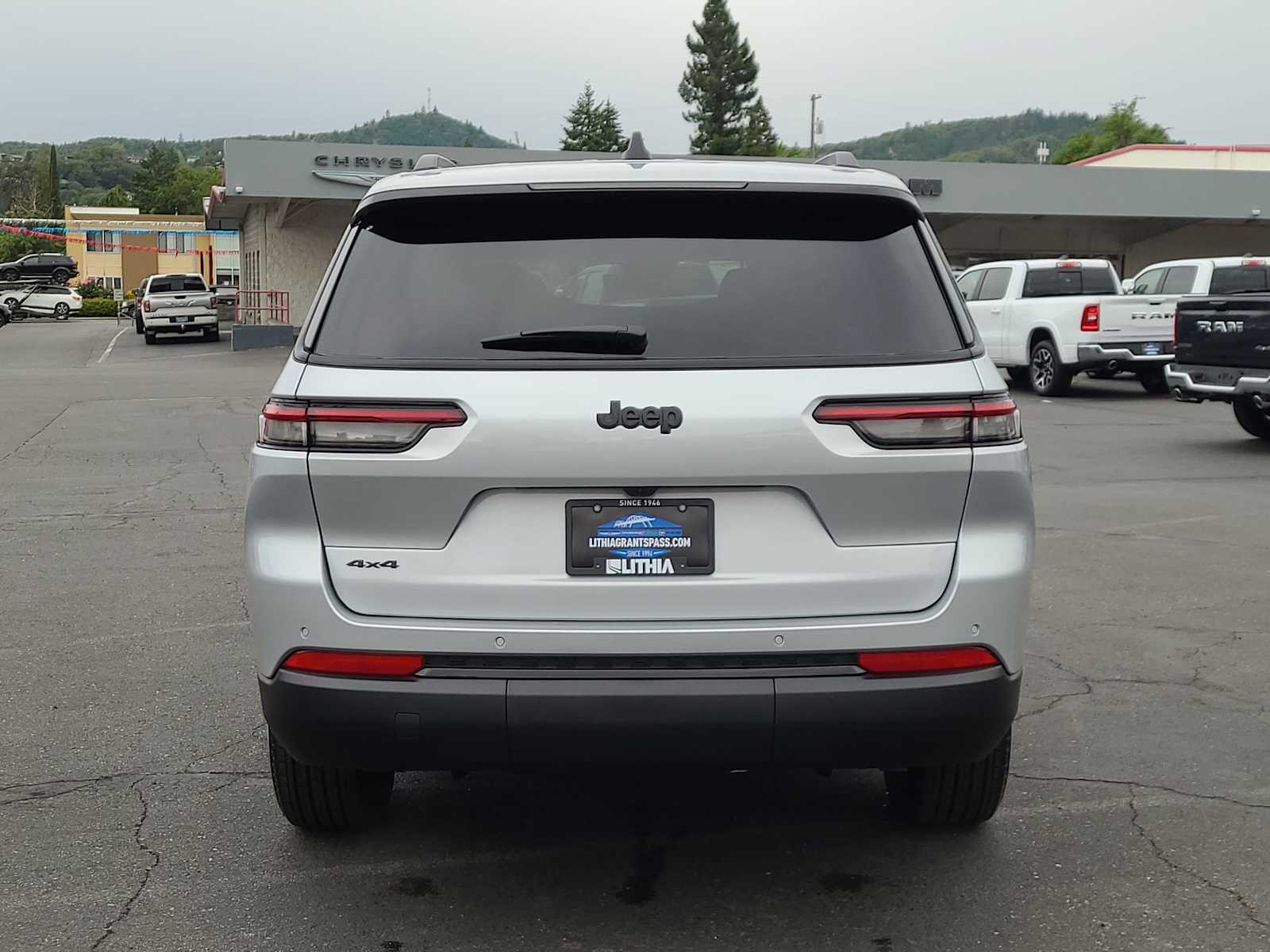 Thumbnail: 2025 Jeep Grand Cherokee - 13