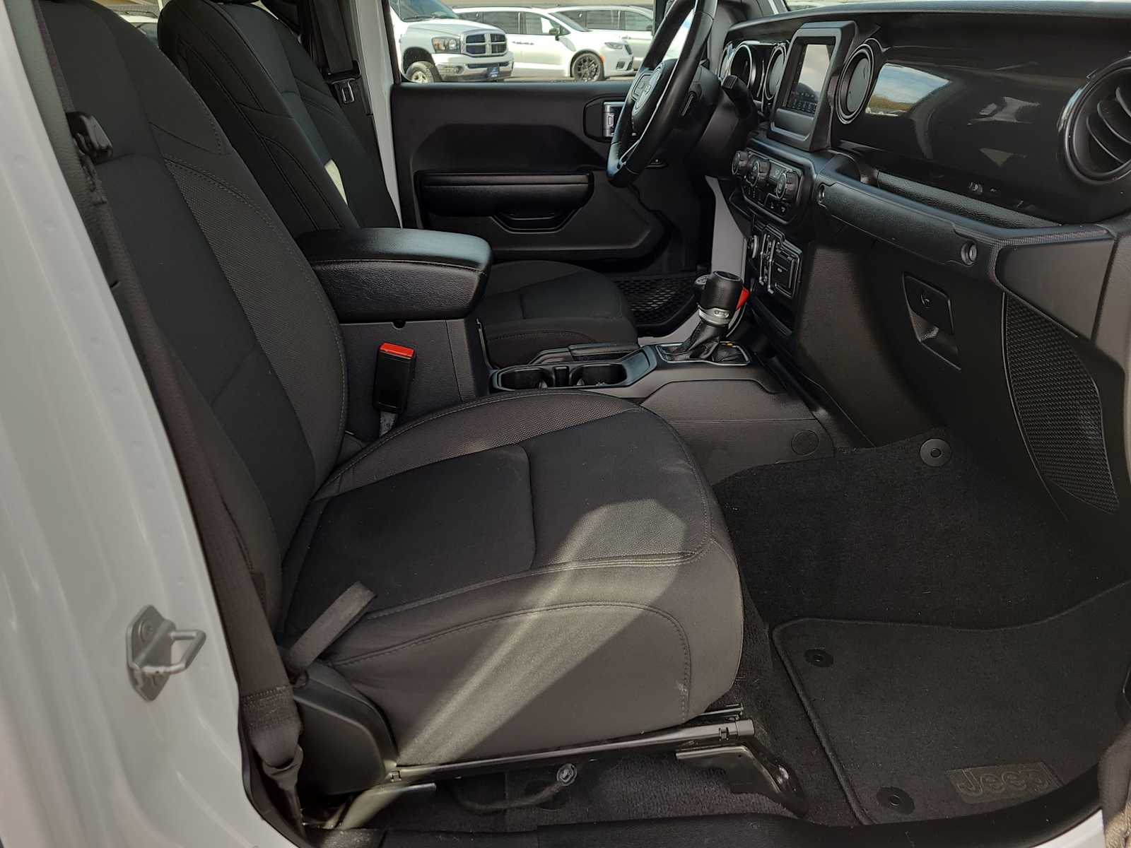 Thumbnail: 2021 Jeep Gladiator - 22