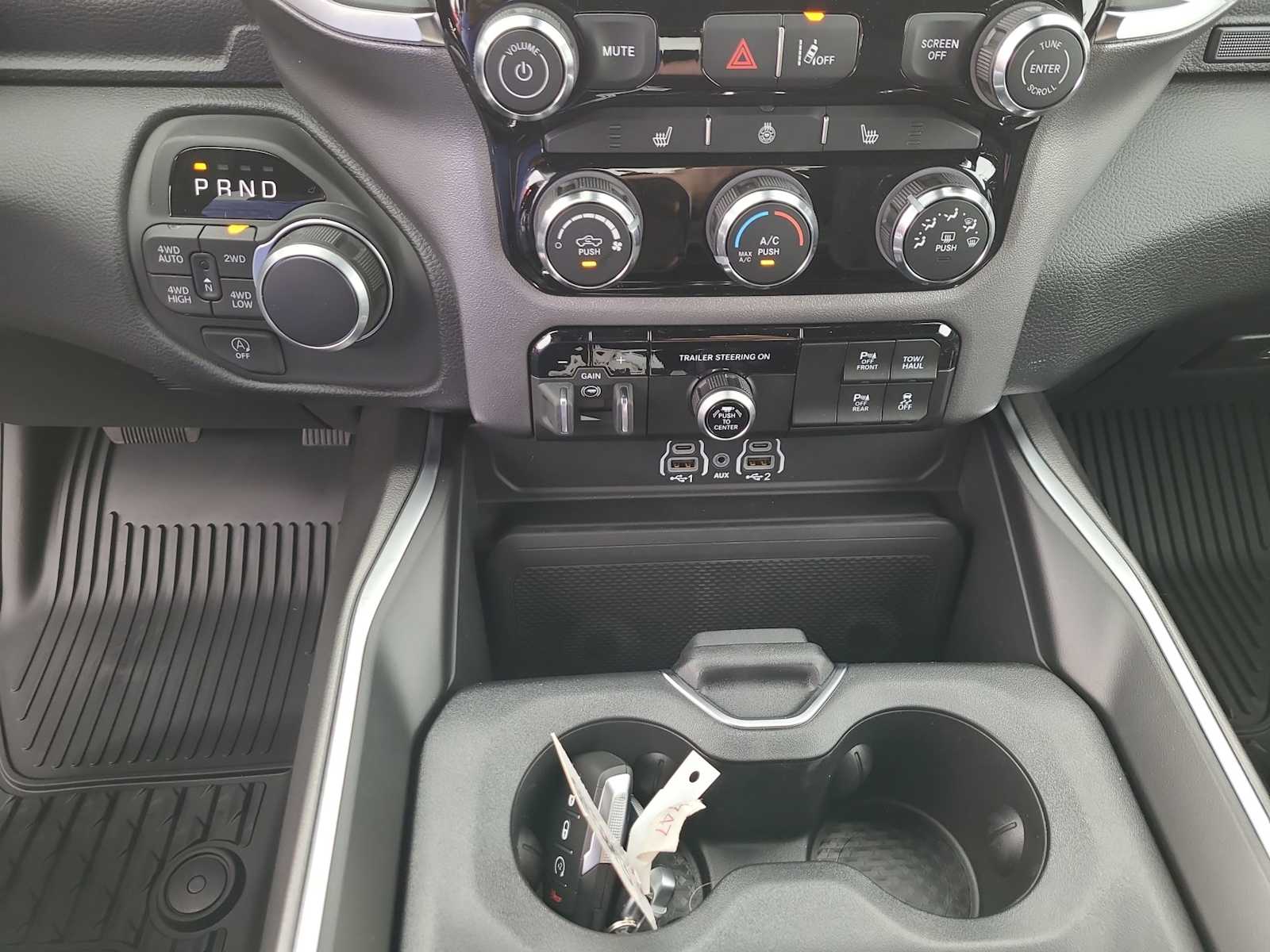 Thumbnail: 2025 RAM 1500 - 25