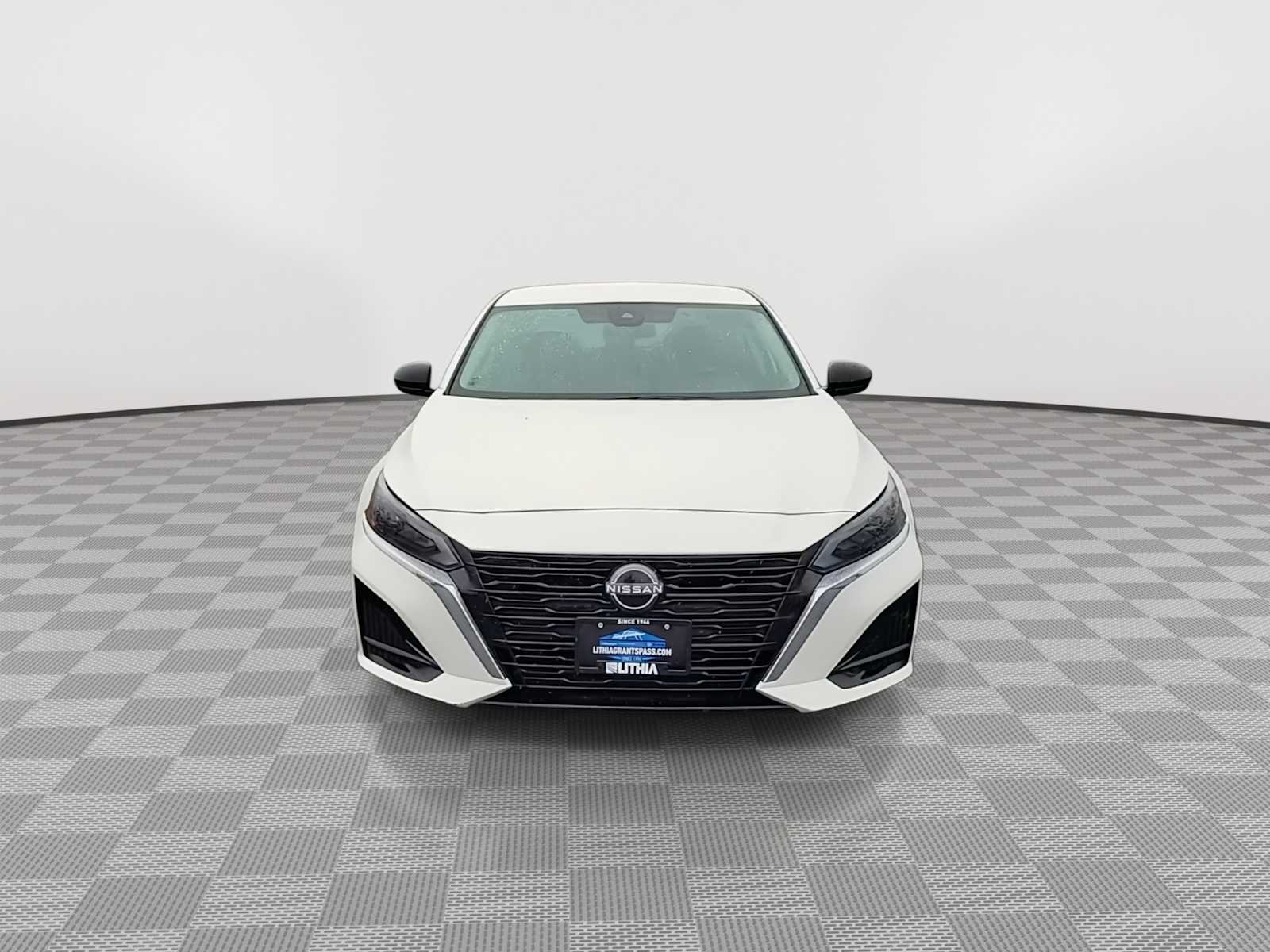 Thumbnail: 2025 Nissan Altima - 3