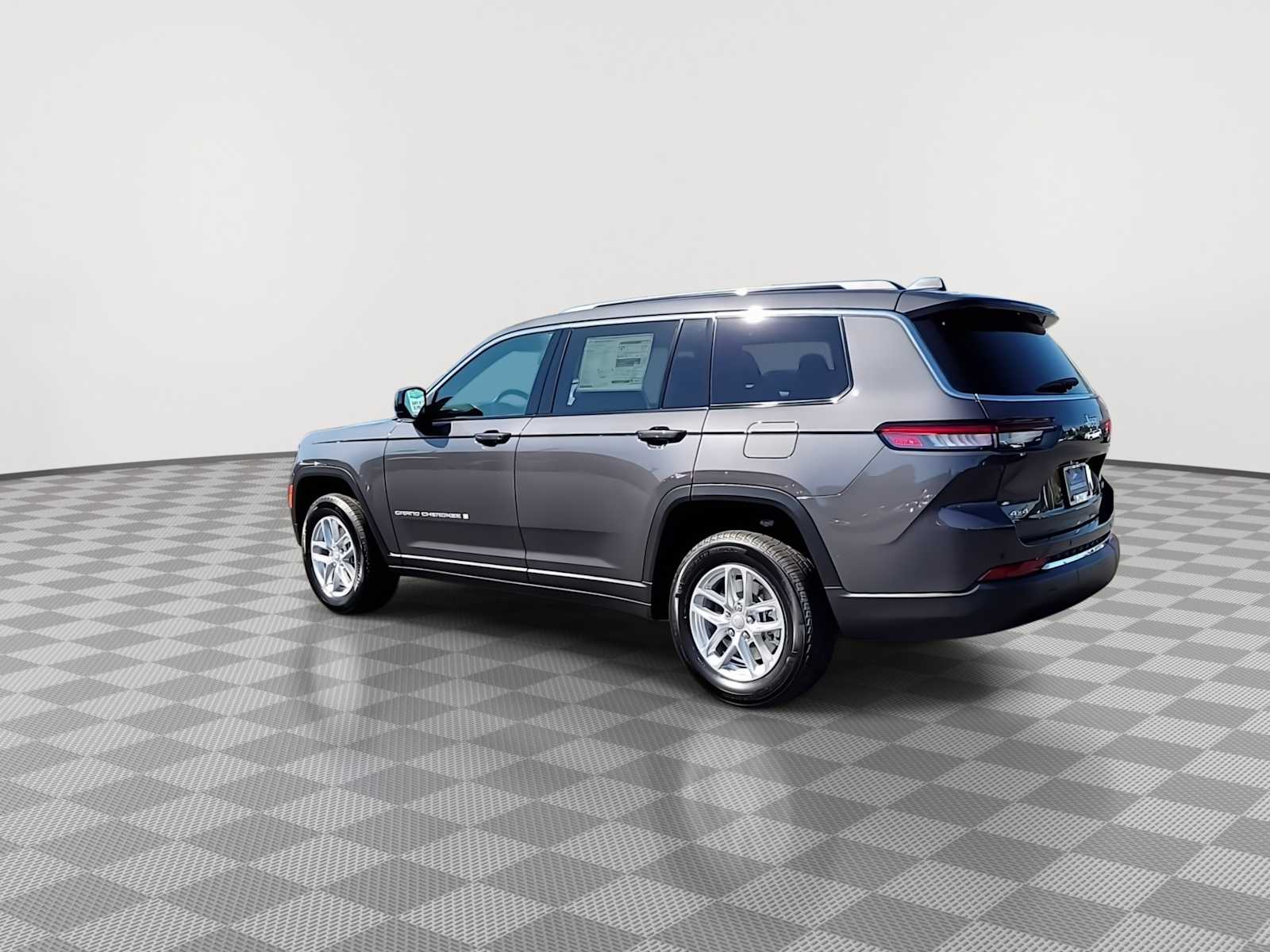 Thumbnail: 2025 Jeep Grand Cherokee - 6