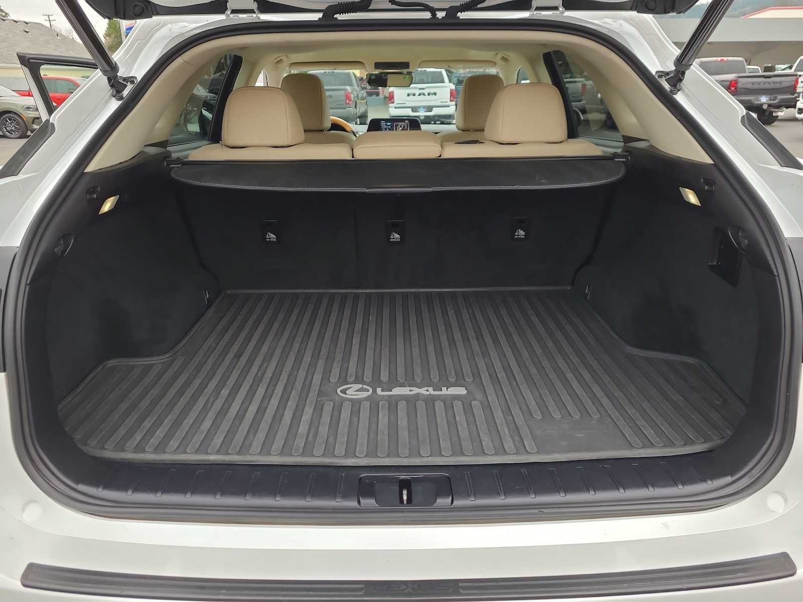 Thumbnail: 2022 Lexus RX - 27