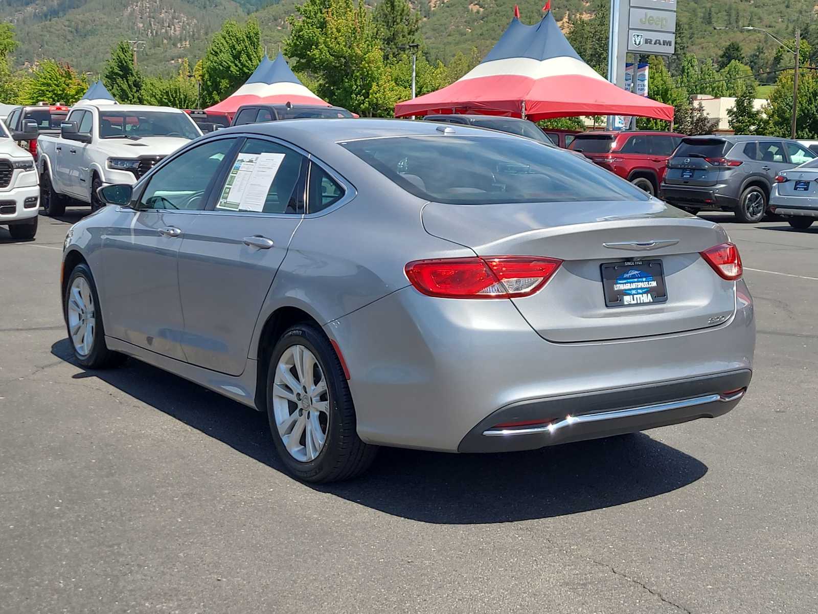 Thumbnail: 2015 Chrysler 200 - 12