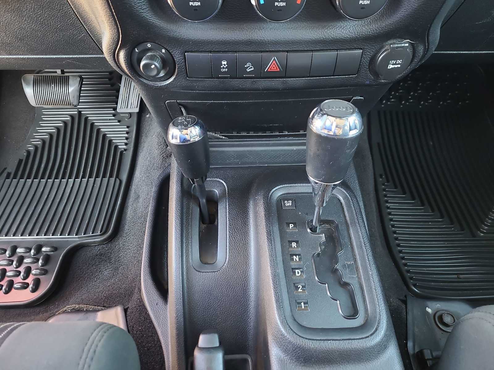Thumbnail: 2011 Jeep Wrangler - 25