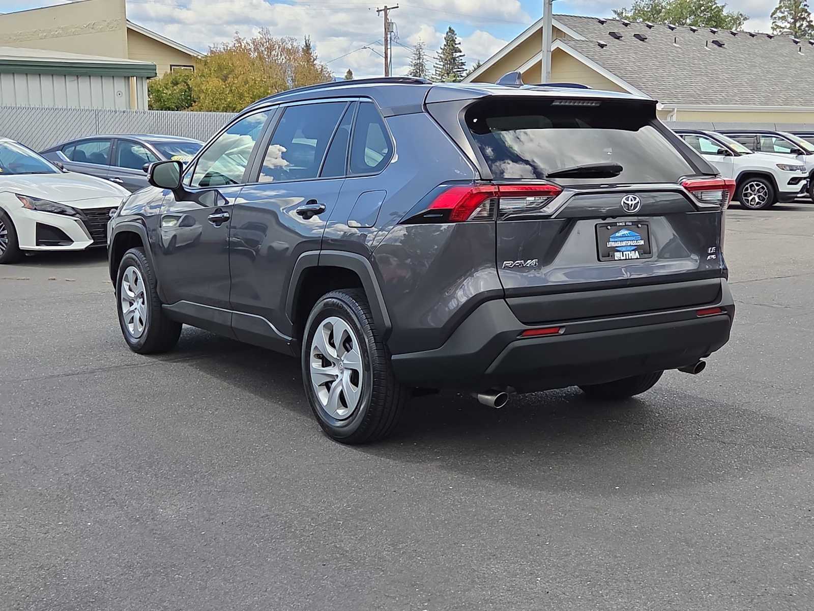 Thumbnail: 2019 Toyota RAV4 - 12