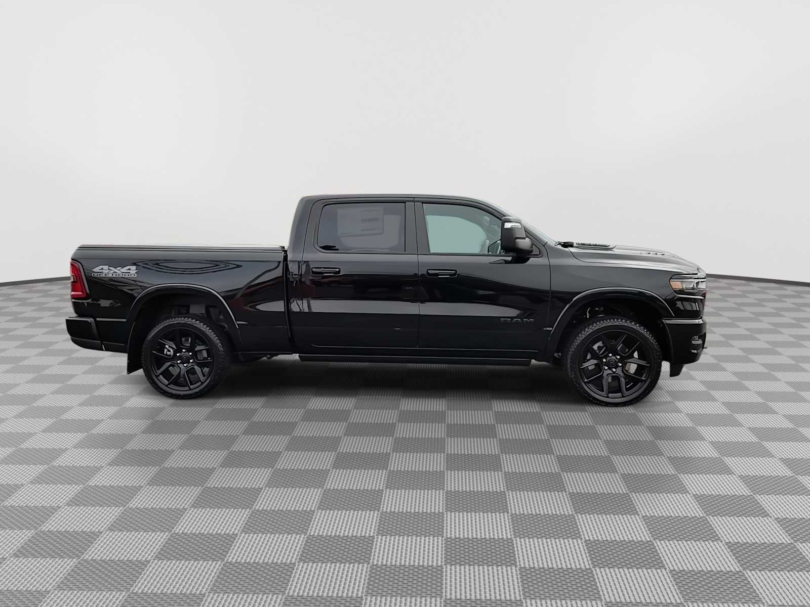 Thumbnail: 2025 RAM 1500 - 9
