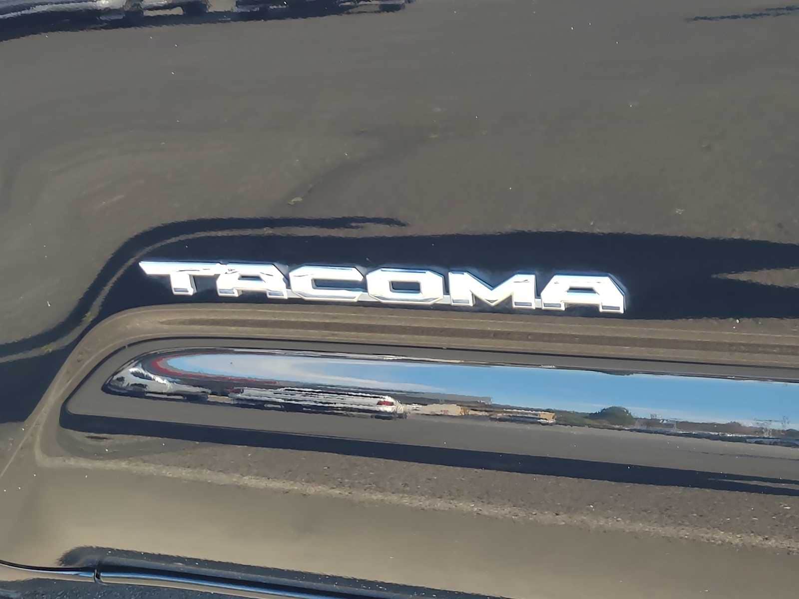 Thumbnail: 2022 Toyota Tacoma - 15